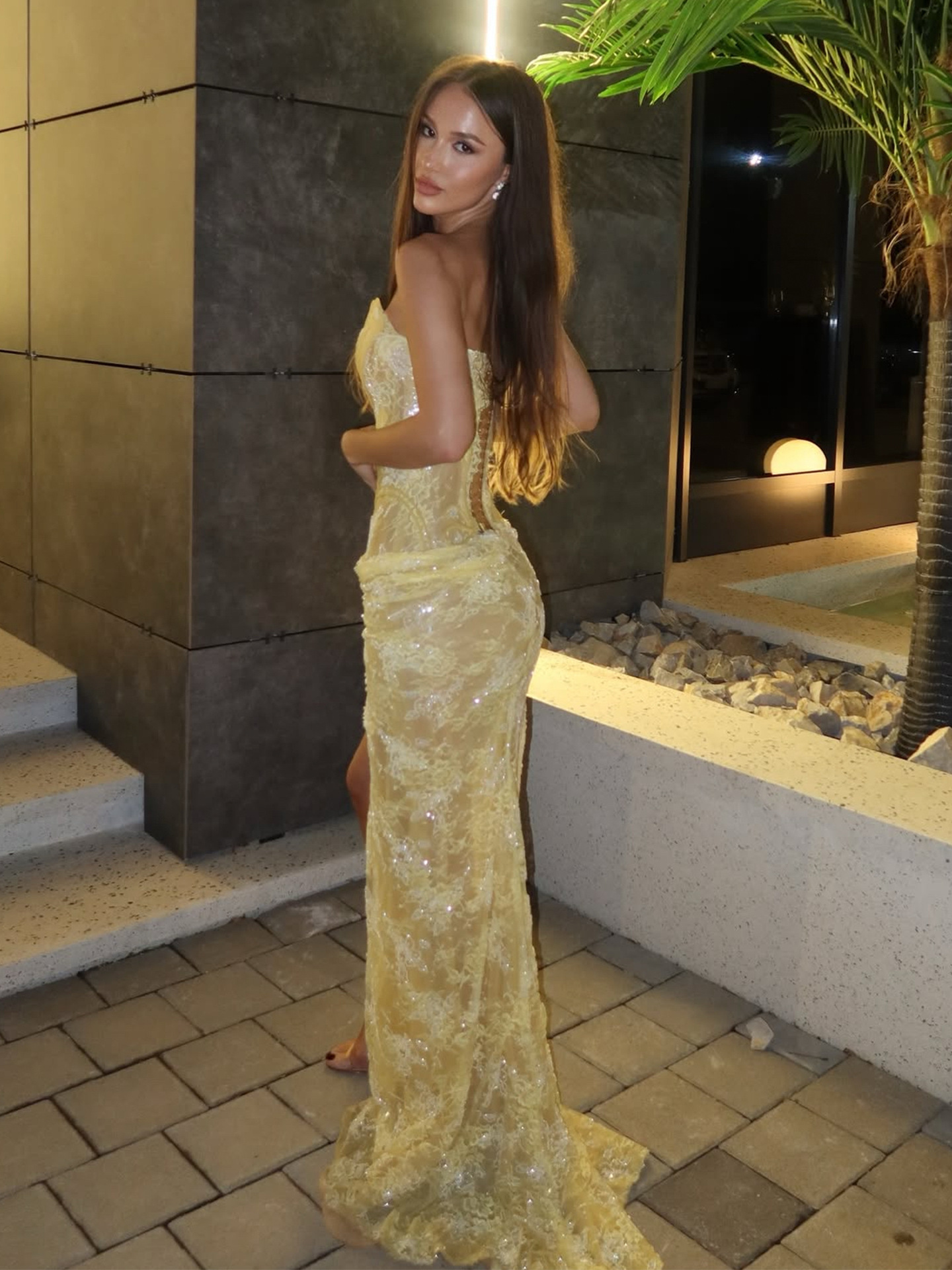 Radiant Light-Yellow Strapless Couture Gown — Lace & Sequin Embellished High-Slit Evening Dress 👑✨ - detail 3