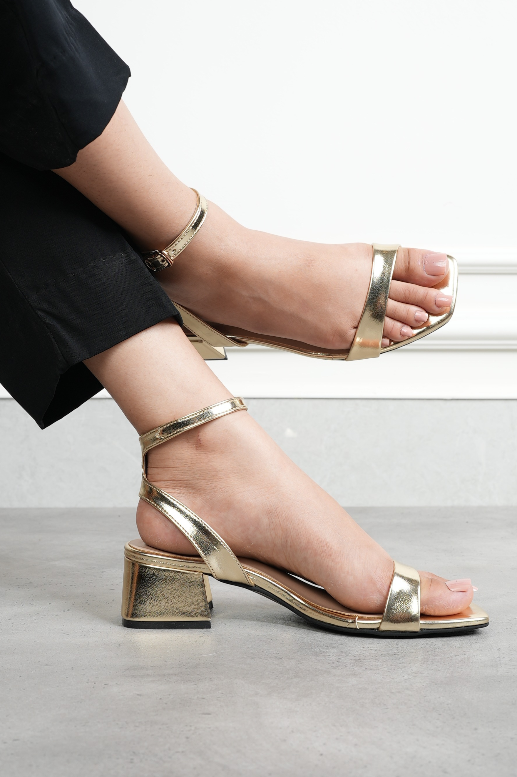 Heels in Gold by - High Quality Women Heels ETW9084