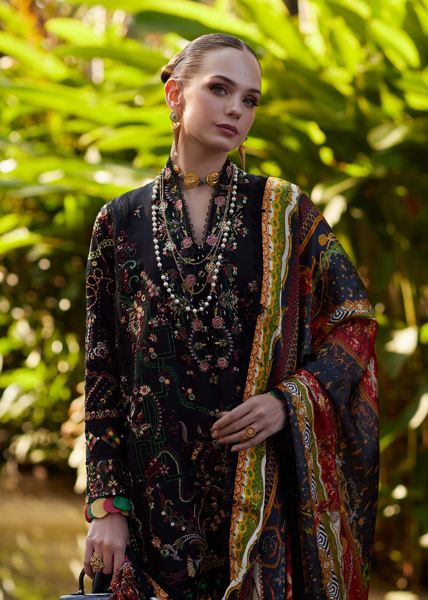 Ariya Luxury Lawn – Zaria