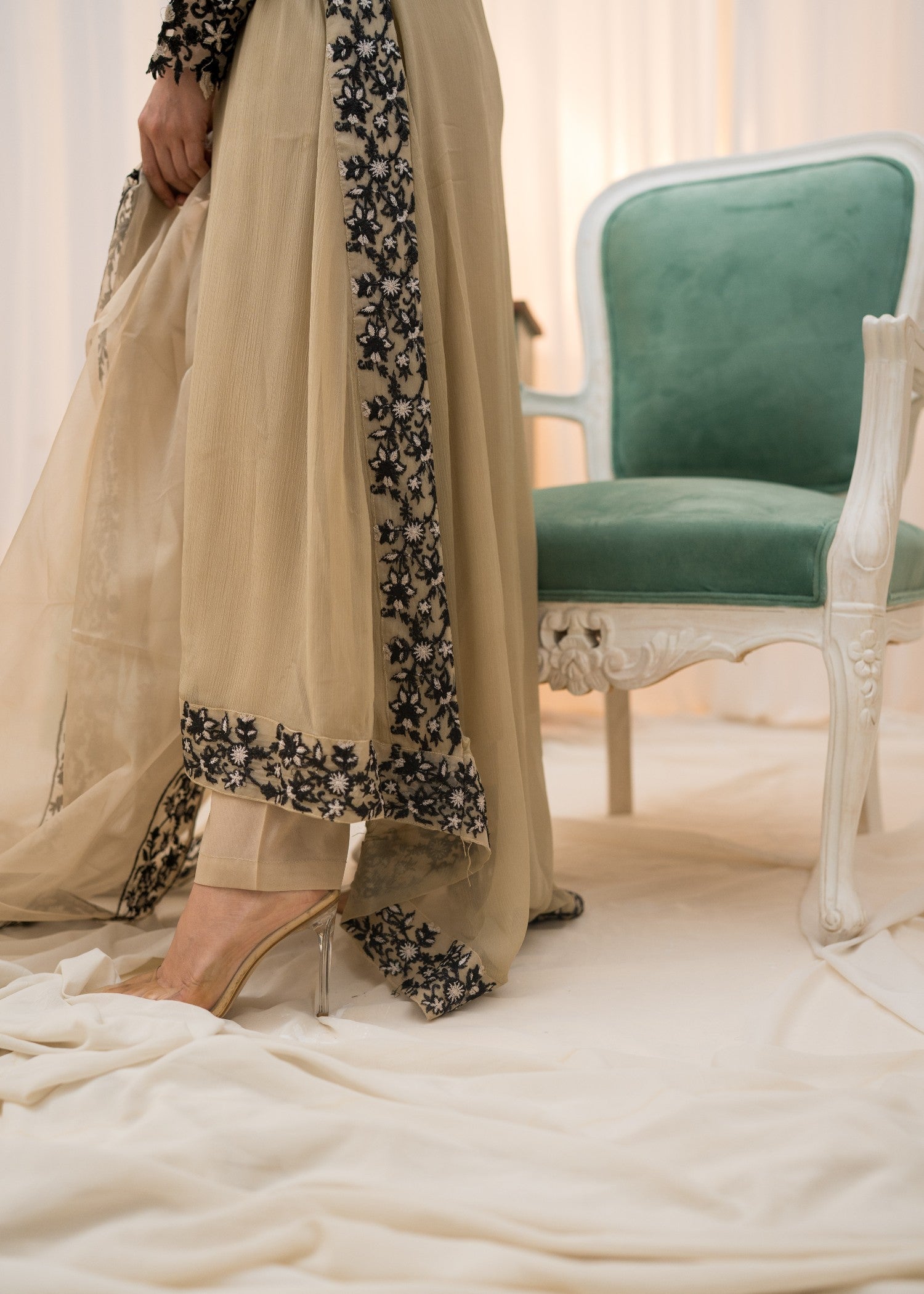 bemberg crinkle chiffon Pishwas in Beige