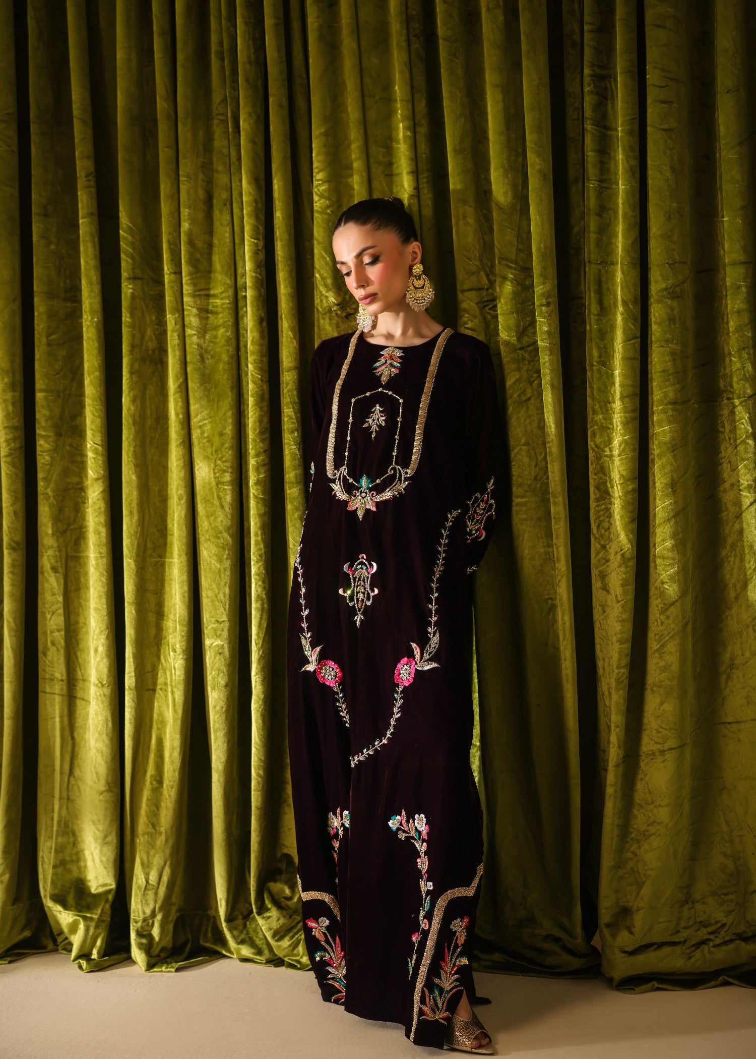 velvet Kaftan in Deep purple