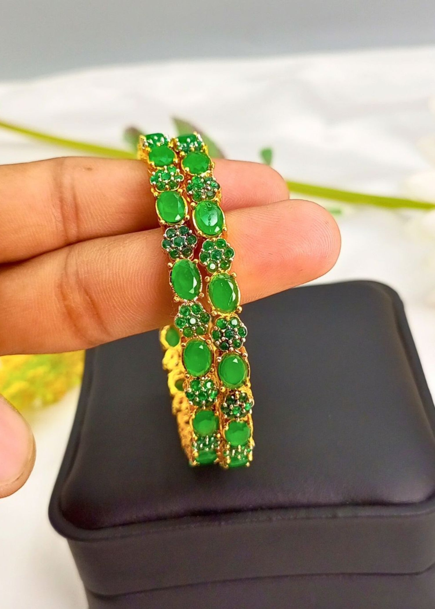Bangles in Green Color by - Trendy Women Bangles IYD4201