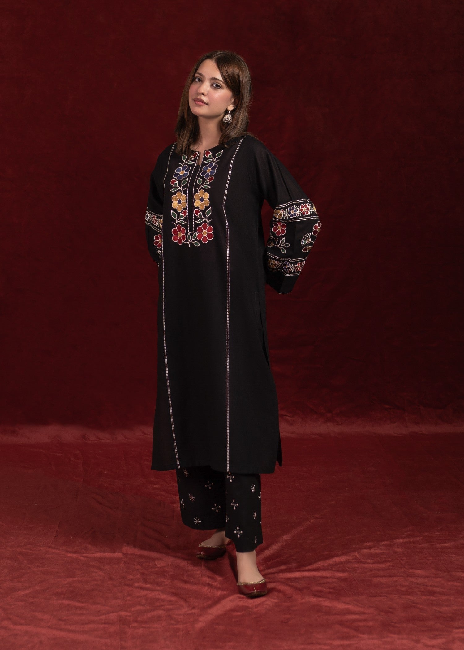 slub khaddar Kurta Set in Black