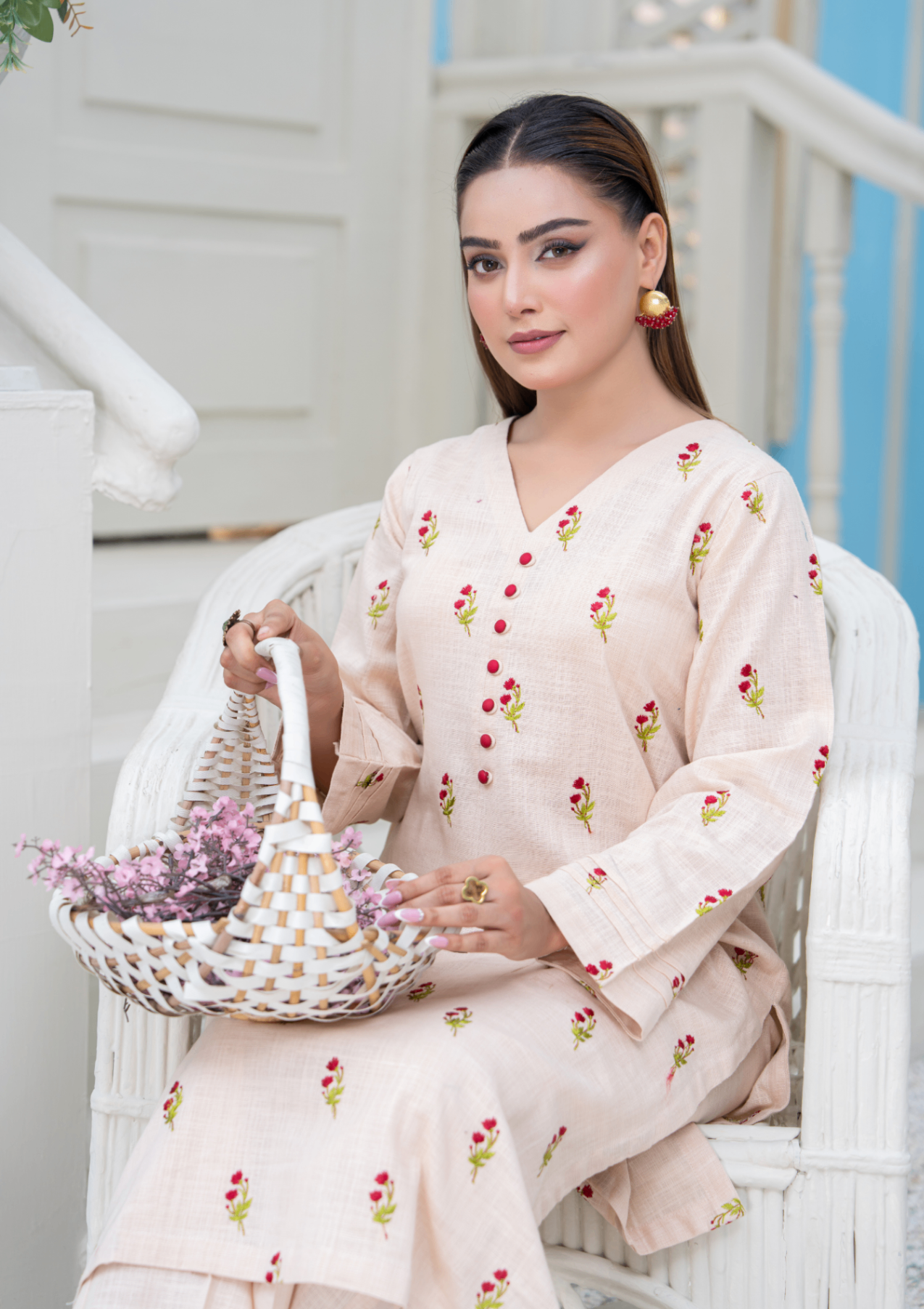 khaddar Kurta Set in Floral white