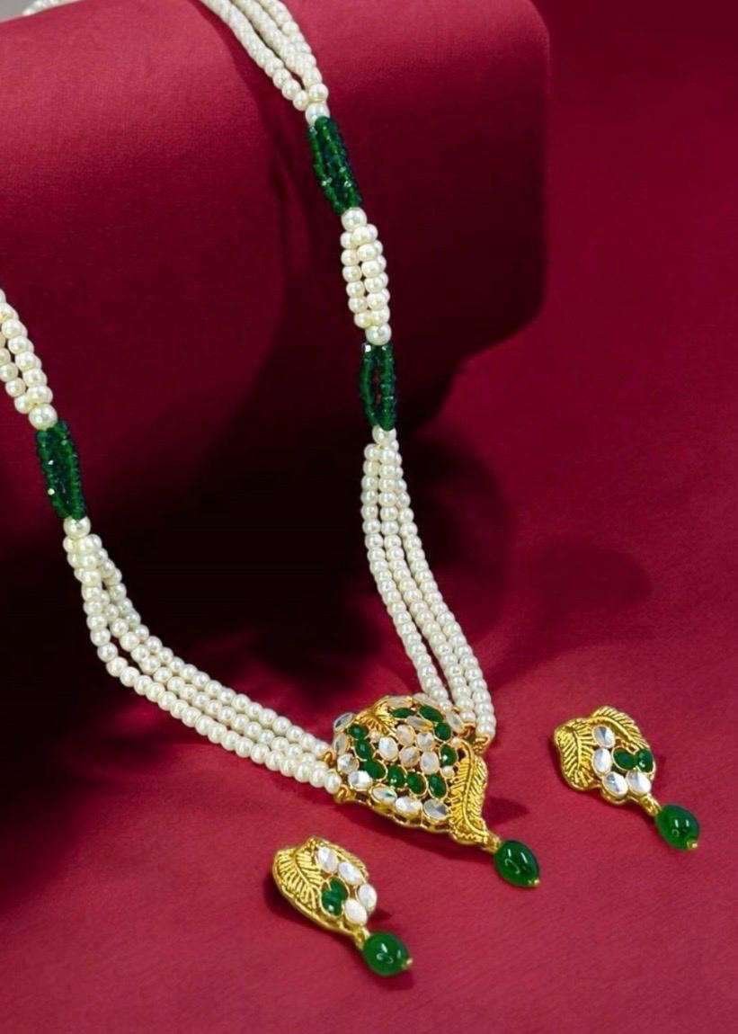 Jewelry Set in Emerald green Color by - Trendy Women Jewelry Set XXX0937