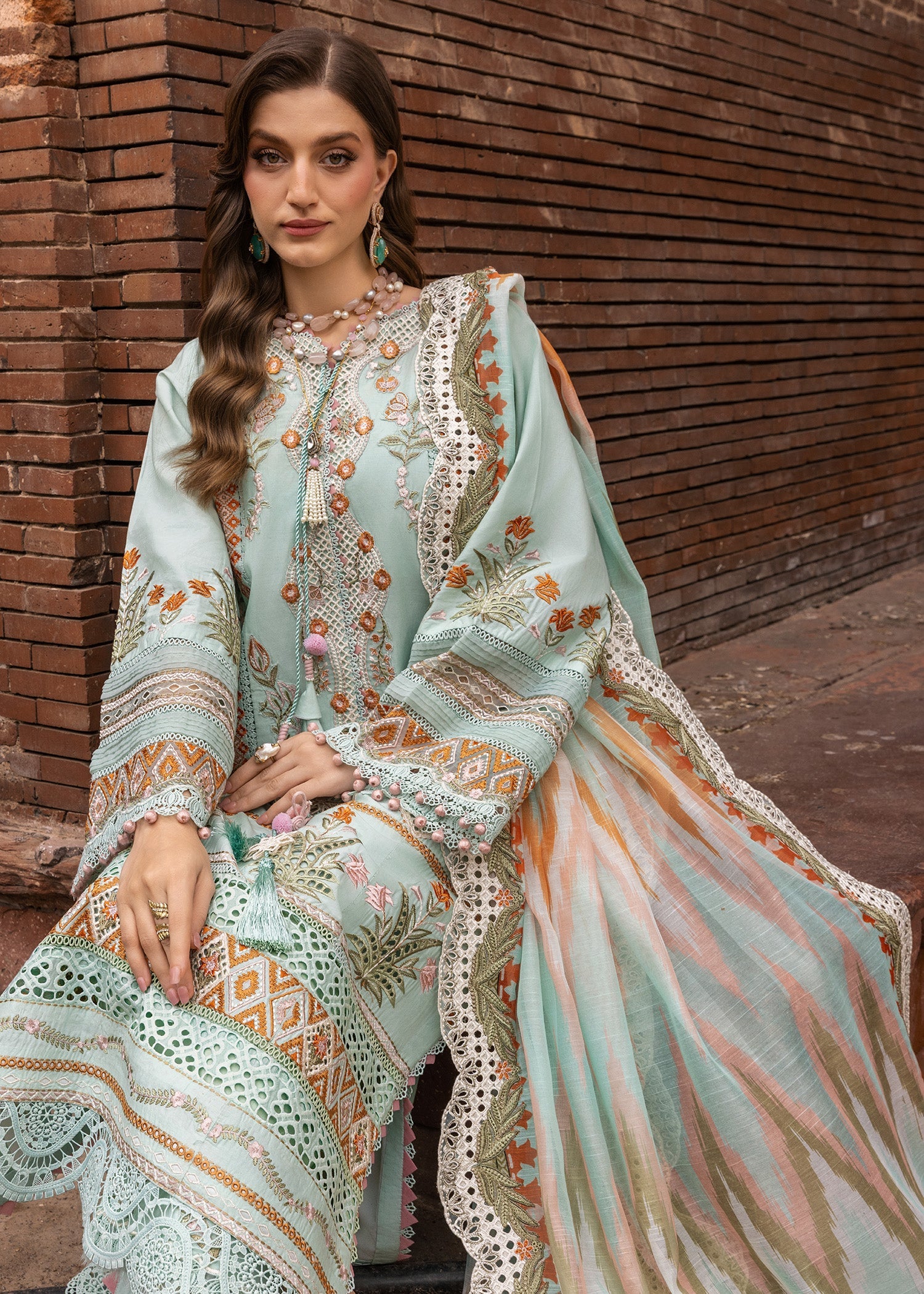 Breeze Festive Luxury Lawn – RUNA-8-A