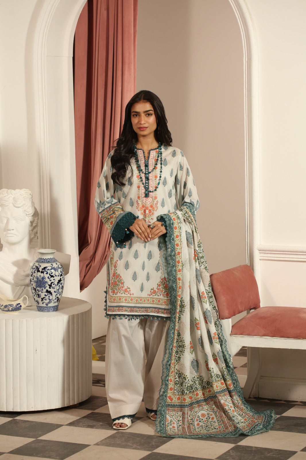 Summer Lawn – JASMIN