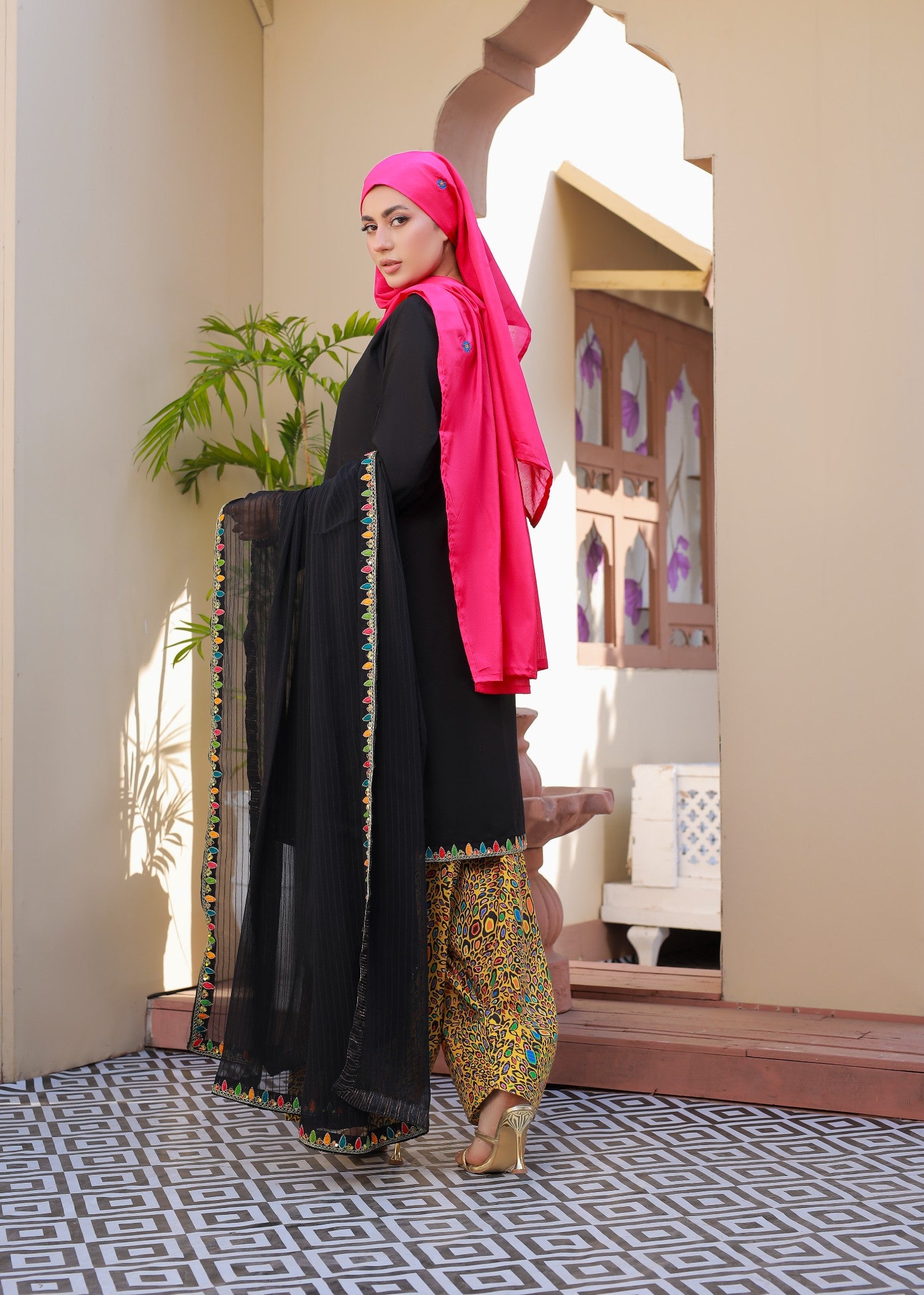 arabic lawn Kurta Set in Jet black