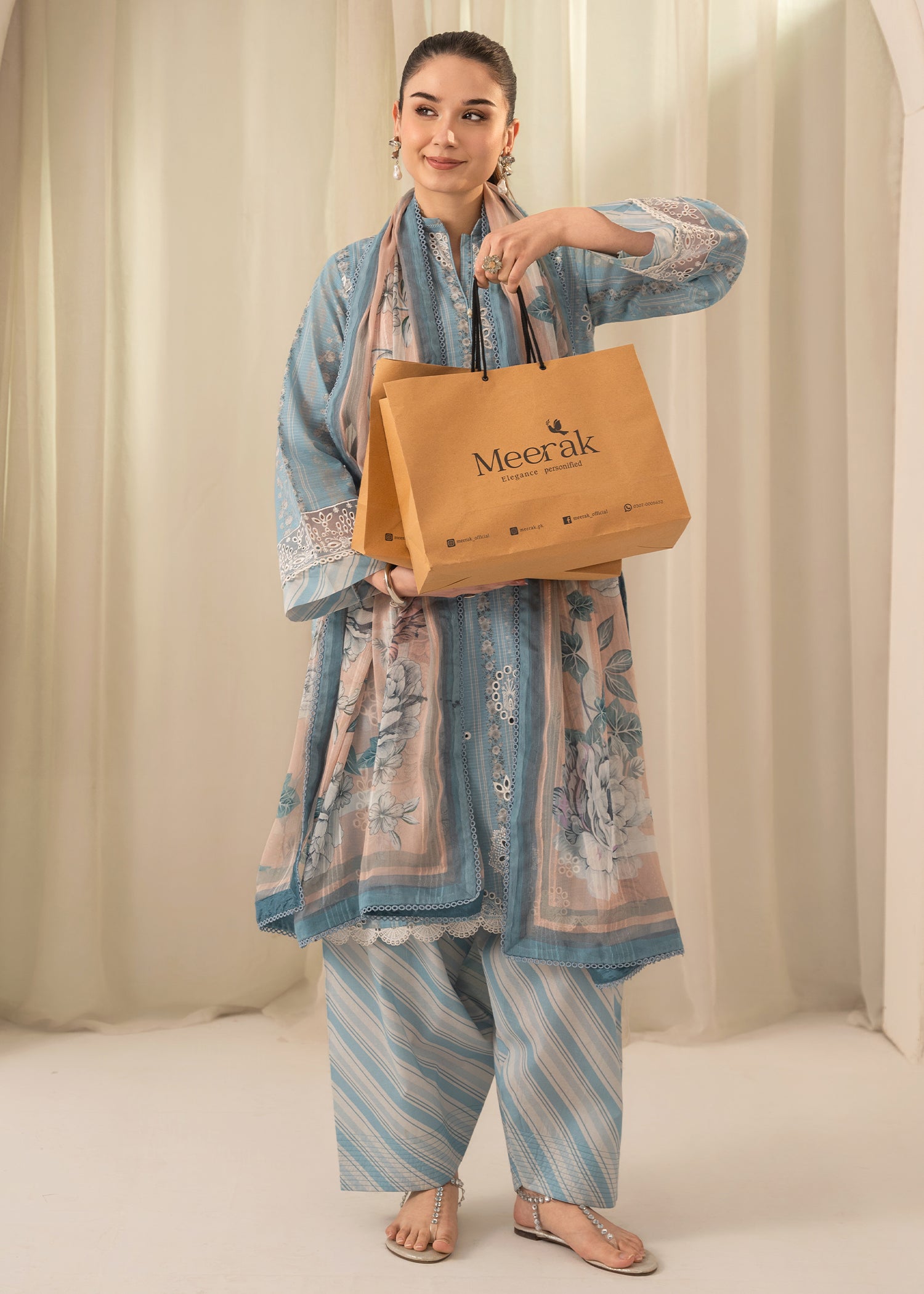lawn Kurta Set in Sky