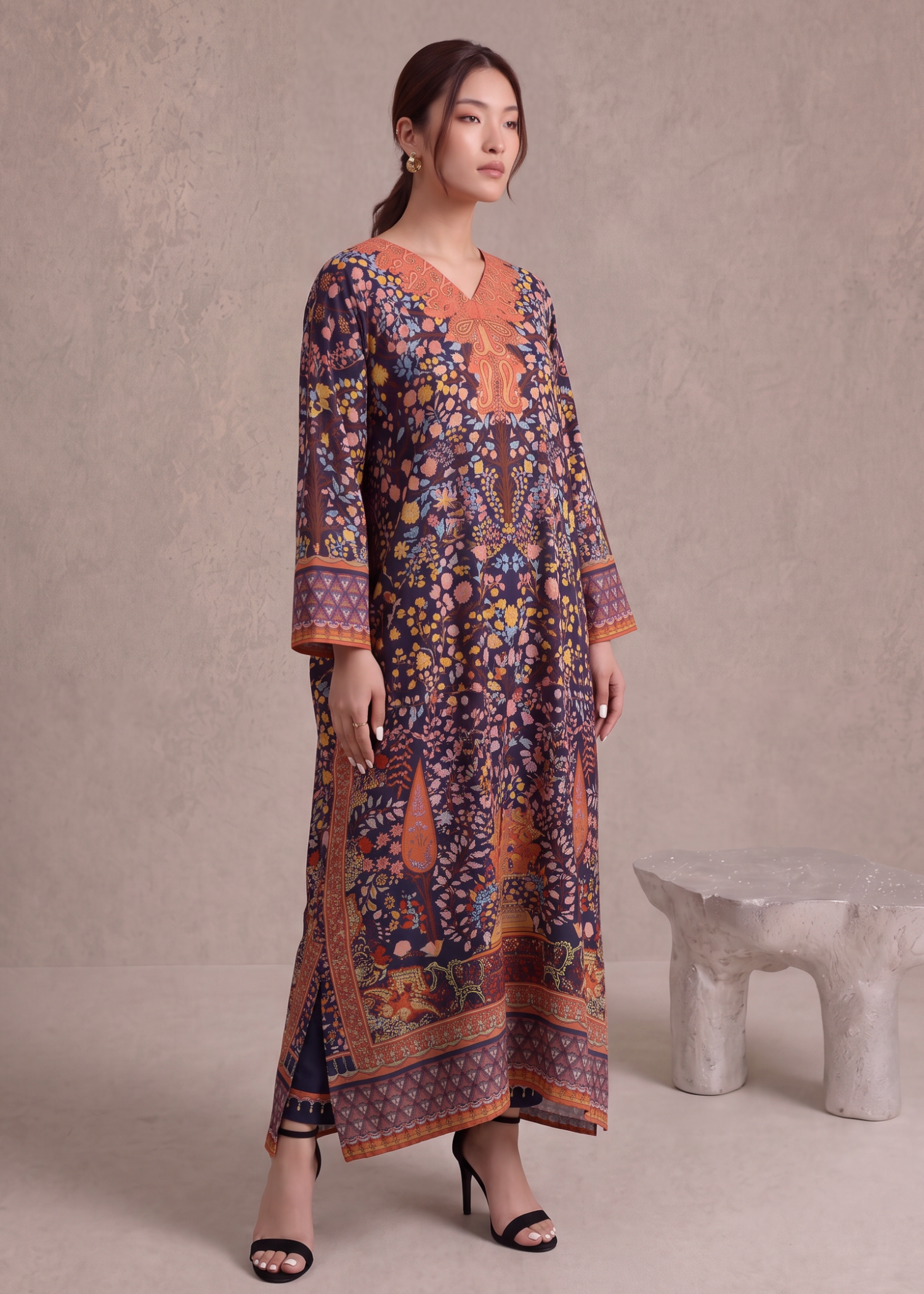 polyester crepe Kaftan in Black