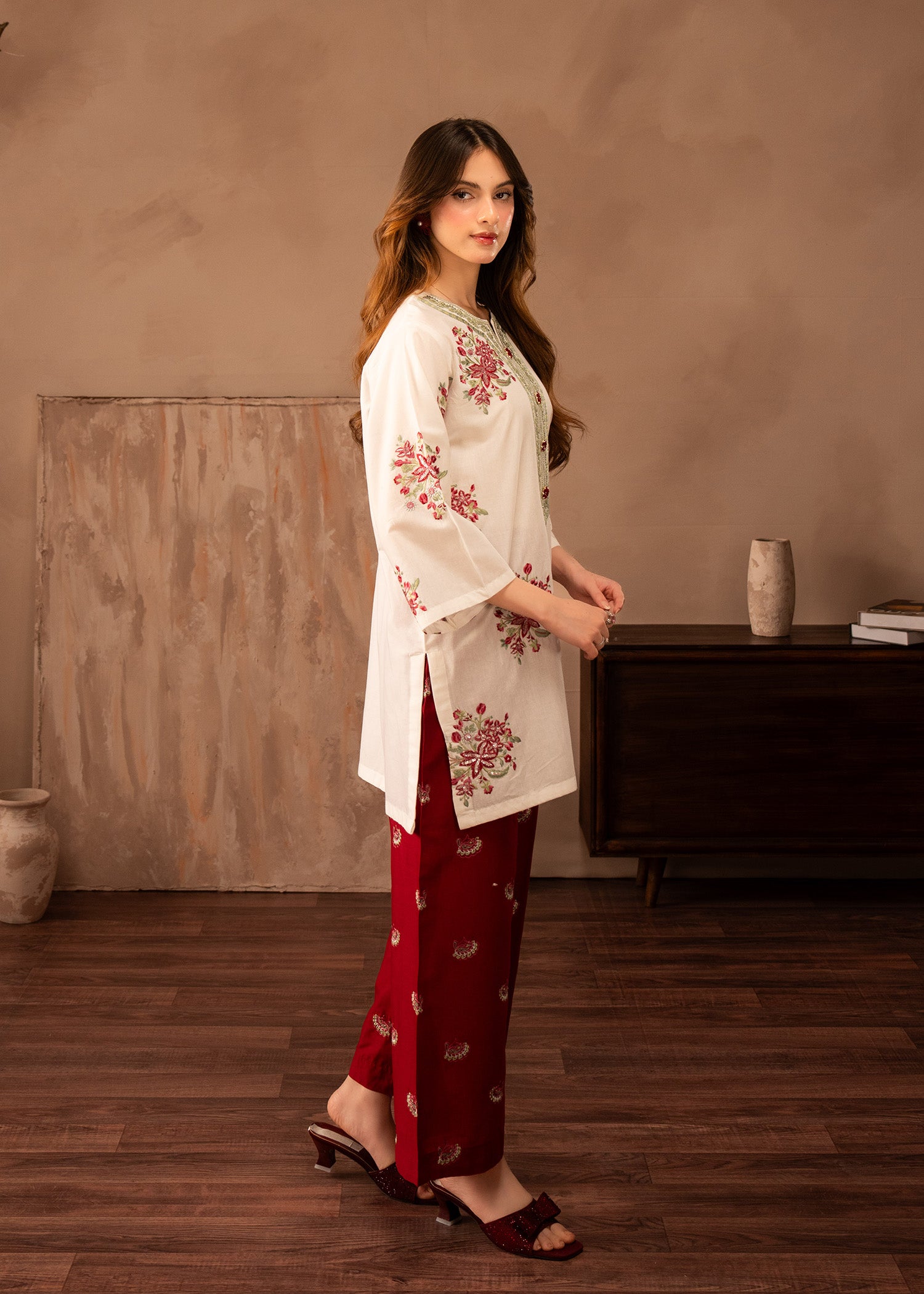 lawn Kurta Set in White, red