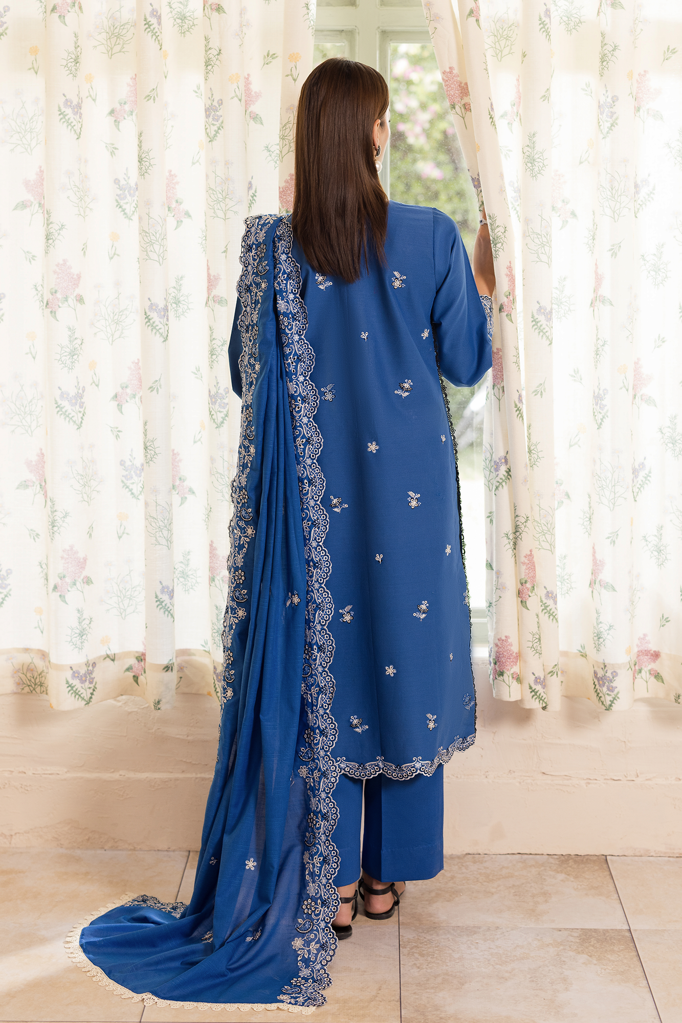 Nissa Chikankari Lawn – N-07
