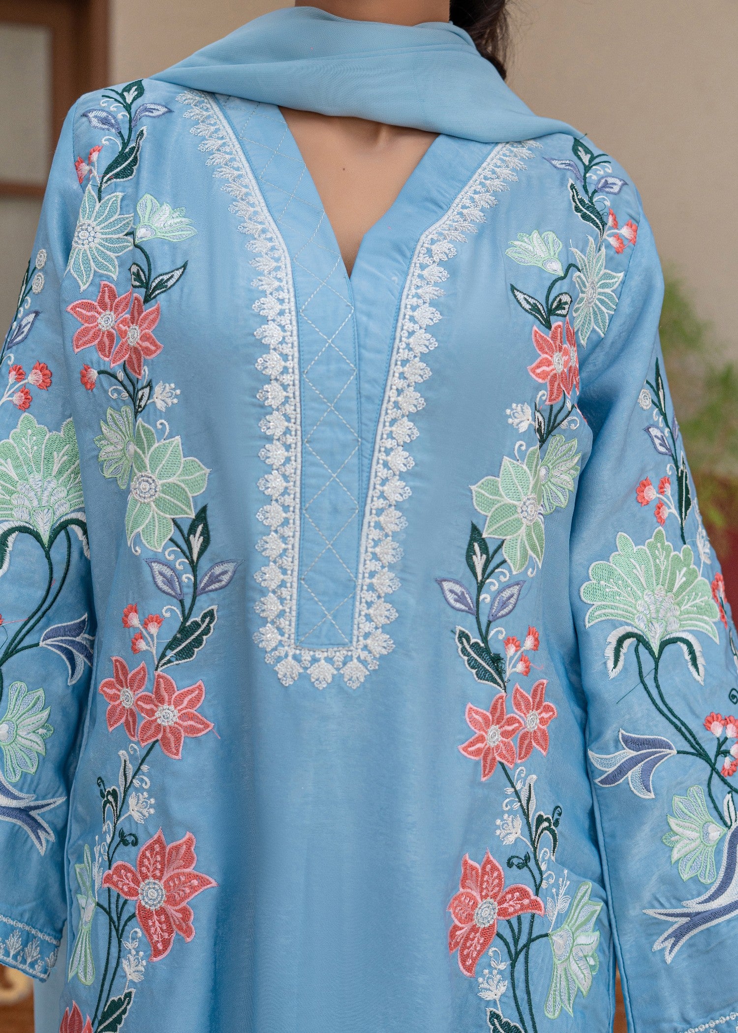 silk Kaftan in Sky blue, multi