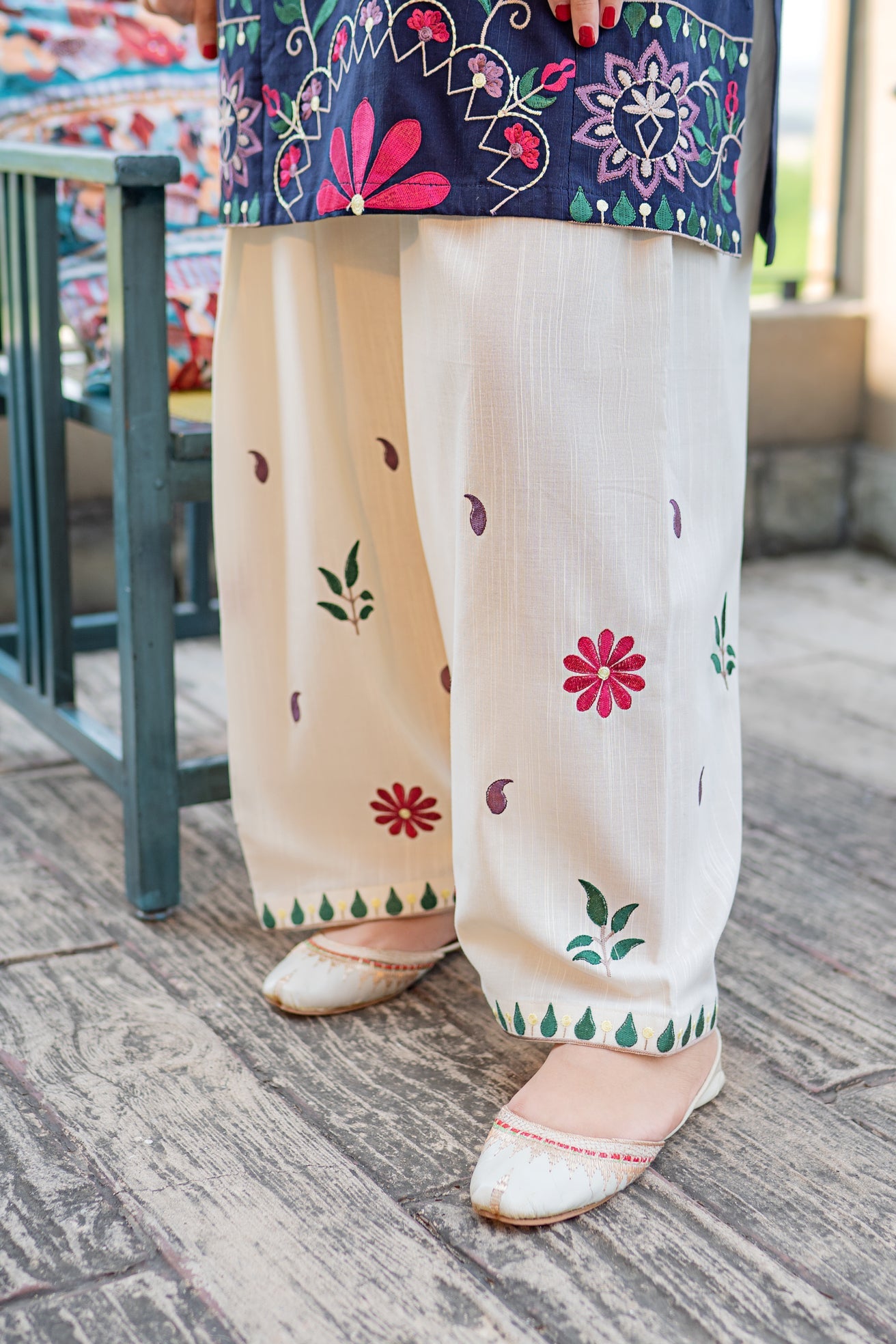 slub khaddar Kurta Set in Off-white, navy blue