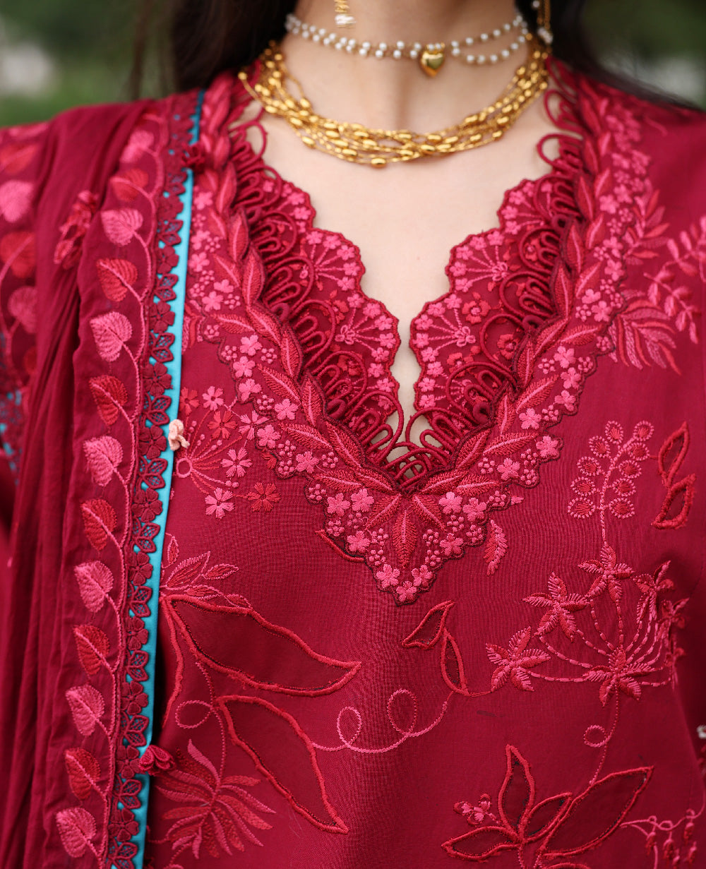 Lilas Lawn – Isara