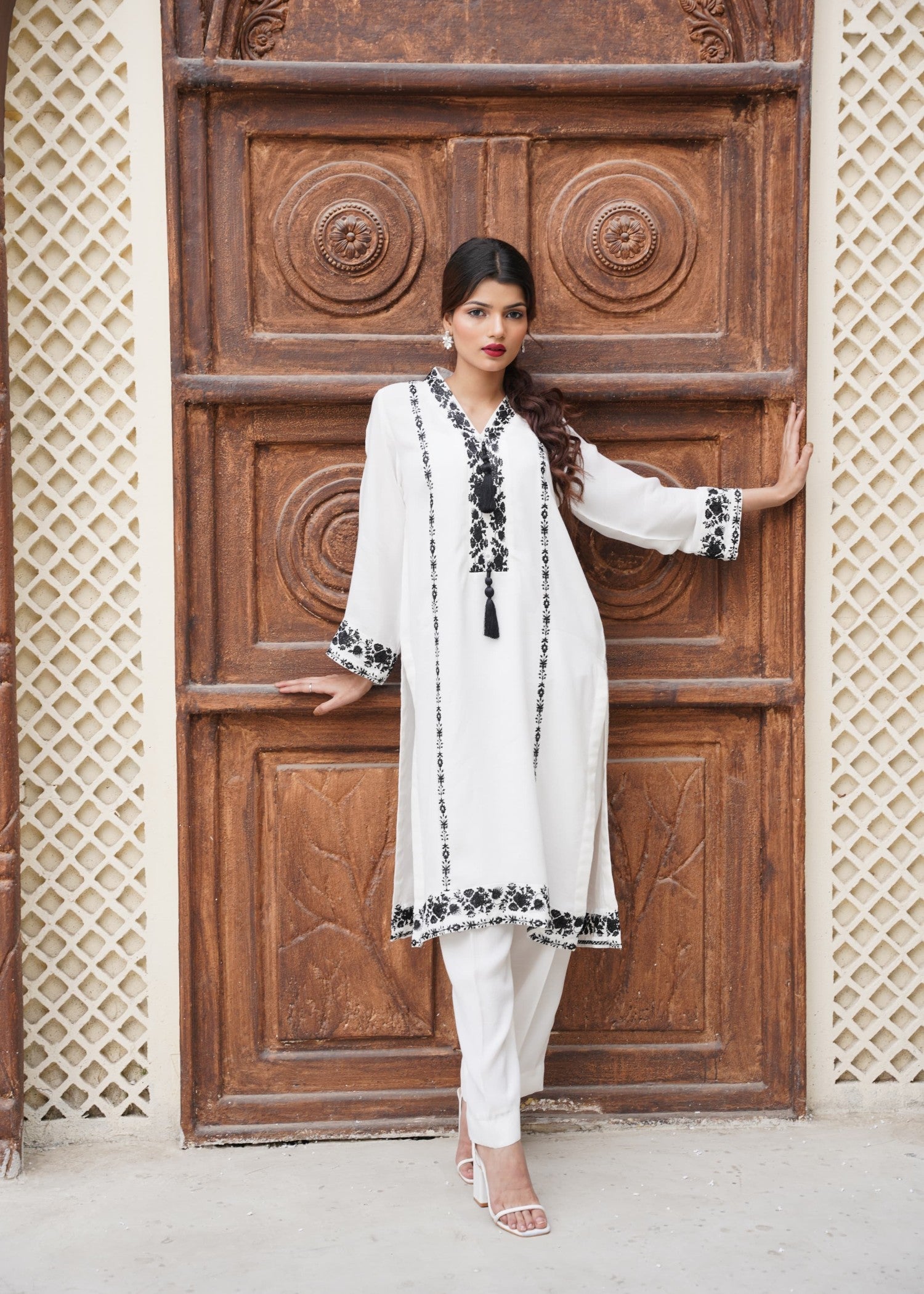 grip Kurta Set in Off-white