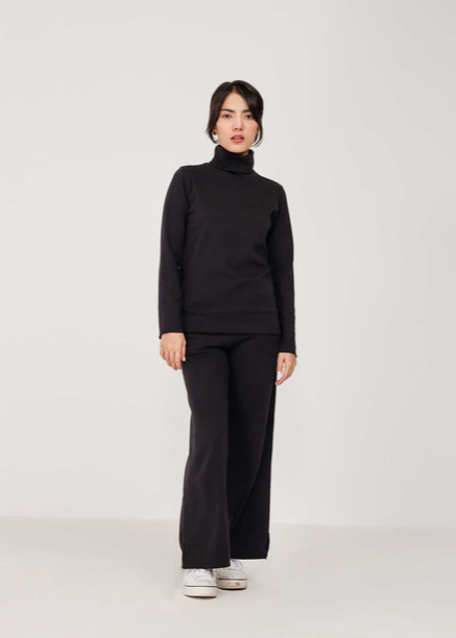polyester-spandex Turtle Neck in Black