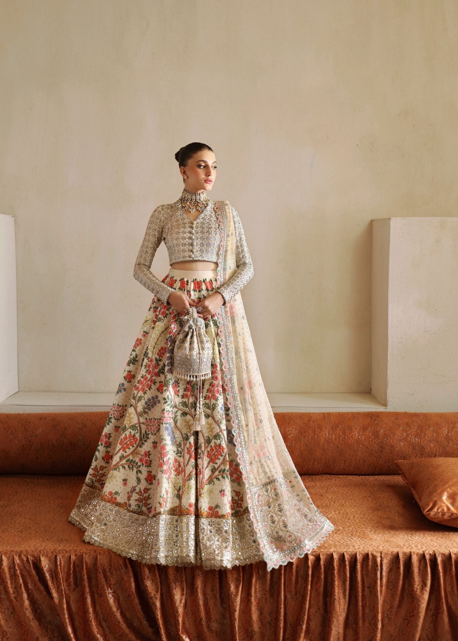 raw silk Maxi in Off-white