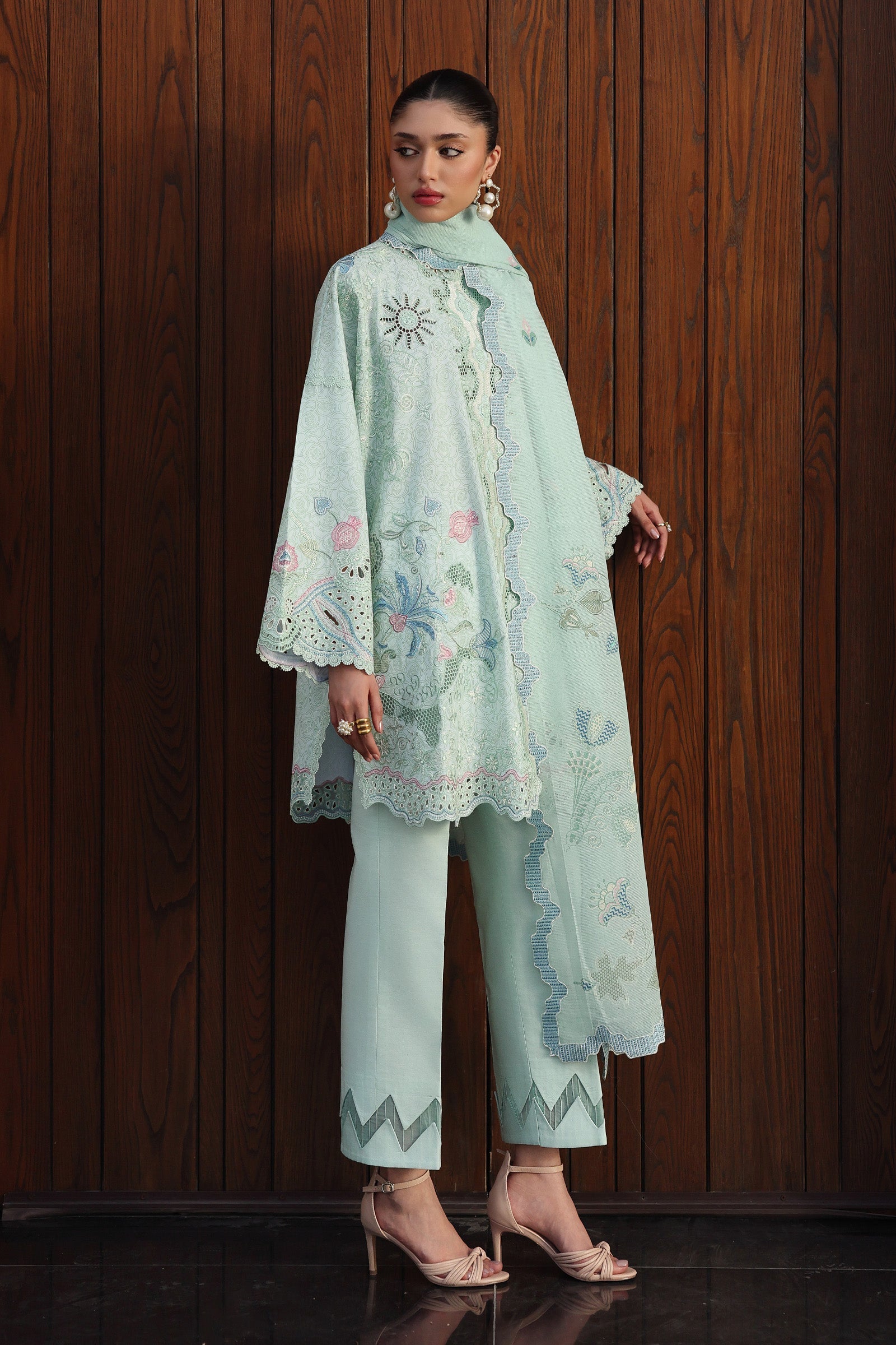 Qline Lawn Drop II – QKL-07 LEYA