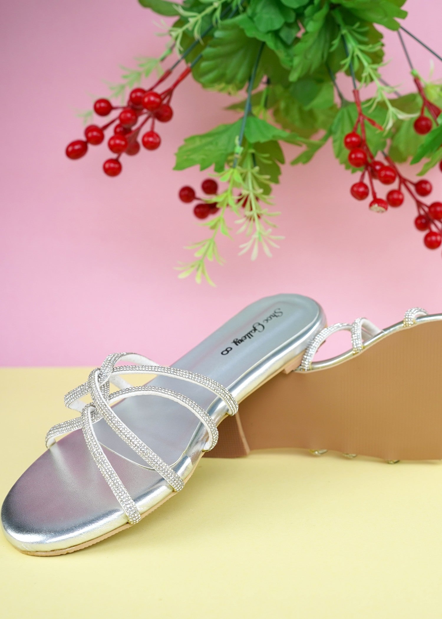 Flats in Silver by - High Quality Women Flats LKJ3925