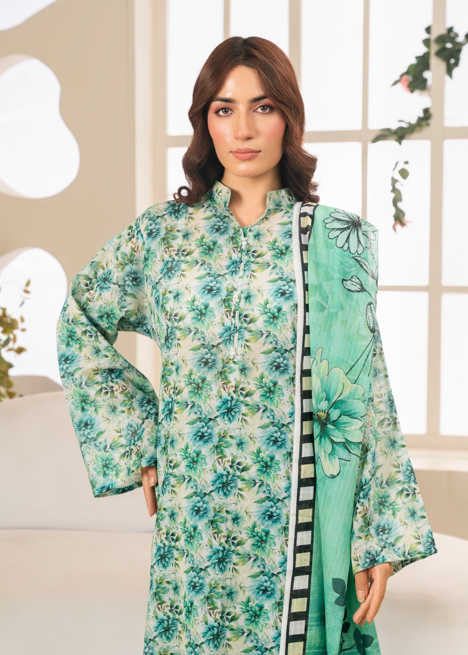 lawn Kurta Set in Meadow green