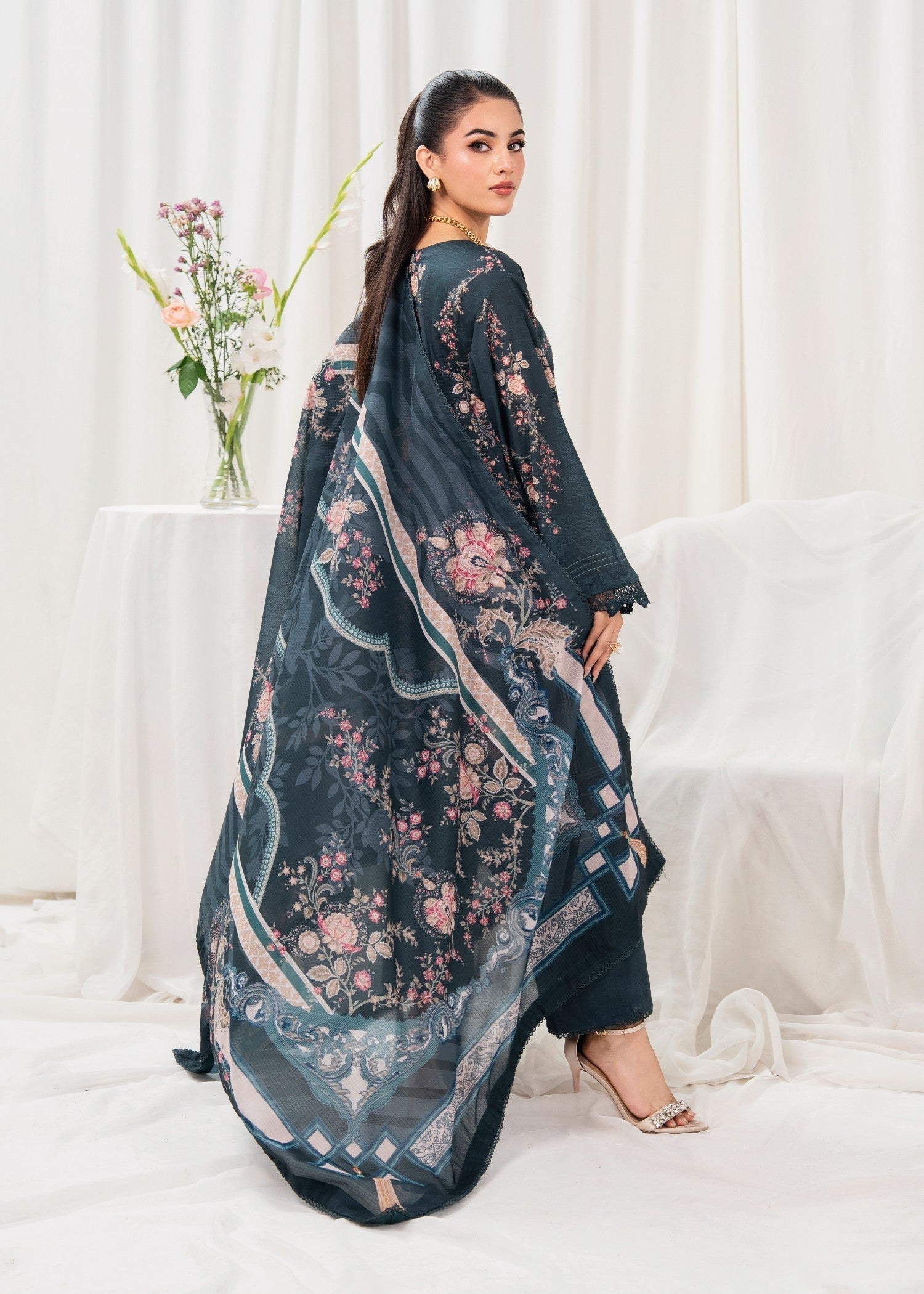 lawn Kurta Set in Charcoal