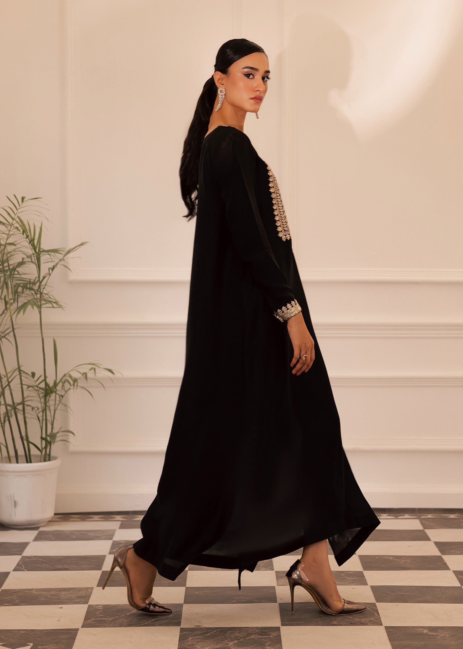 thai silk Kaftan in Black