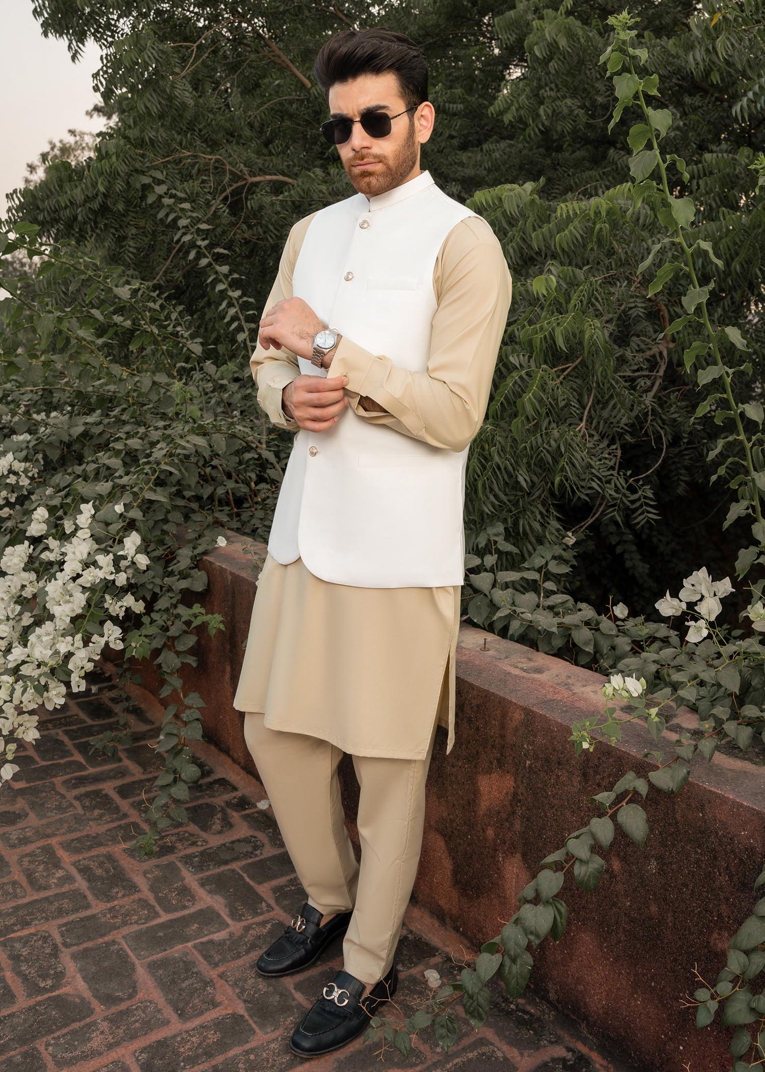 wash & wear Waistcoat in Ivory