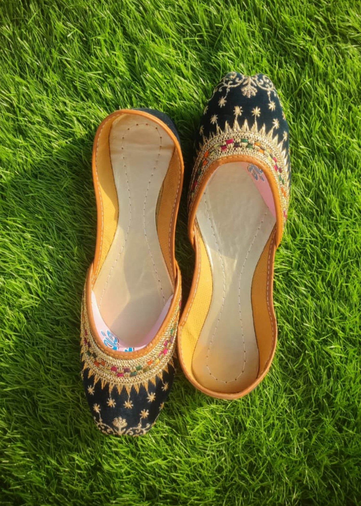 Khussa in Navy blue by - High Quality Women Khussa KFI8577