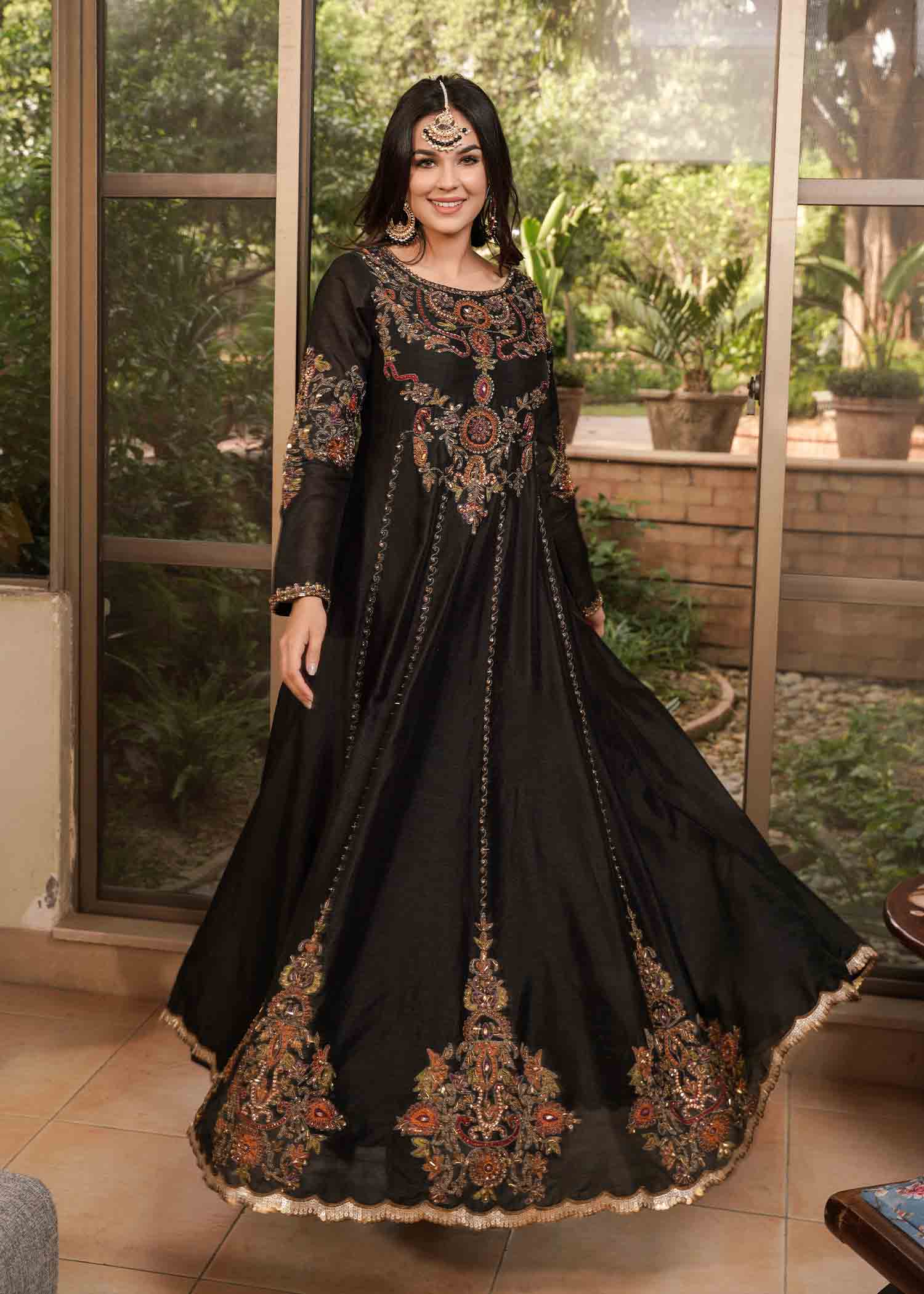 raw silk Maxi in Black