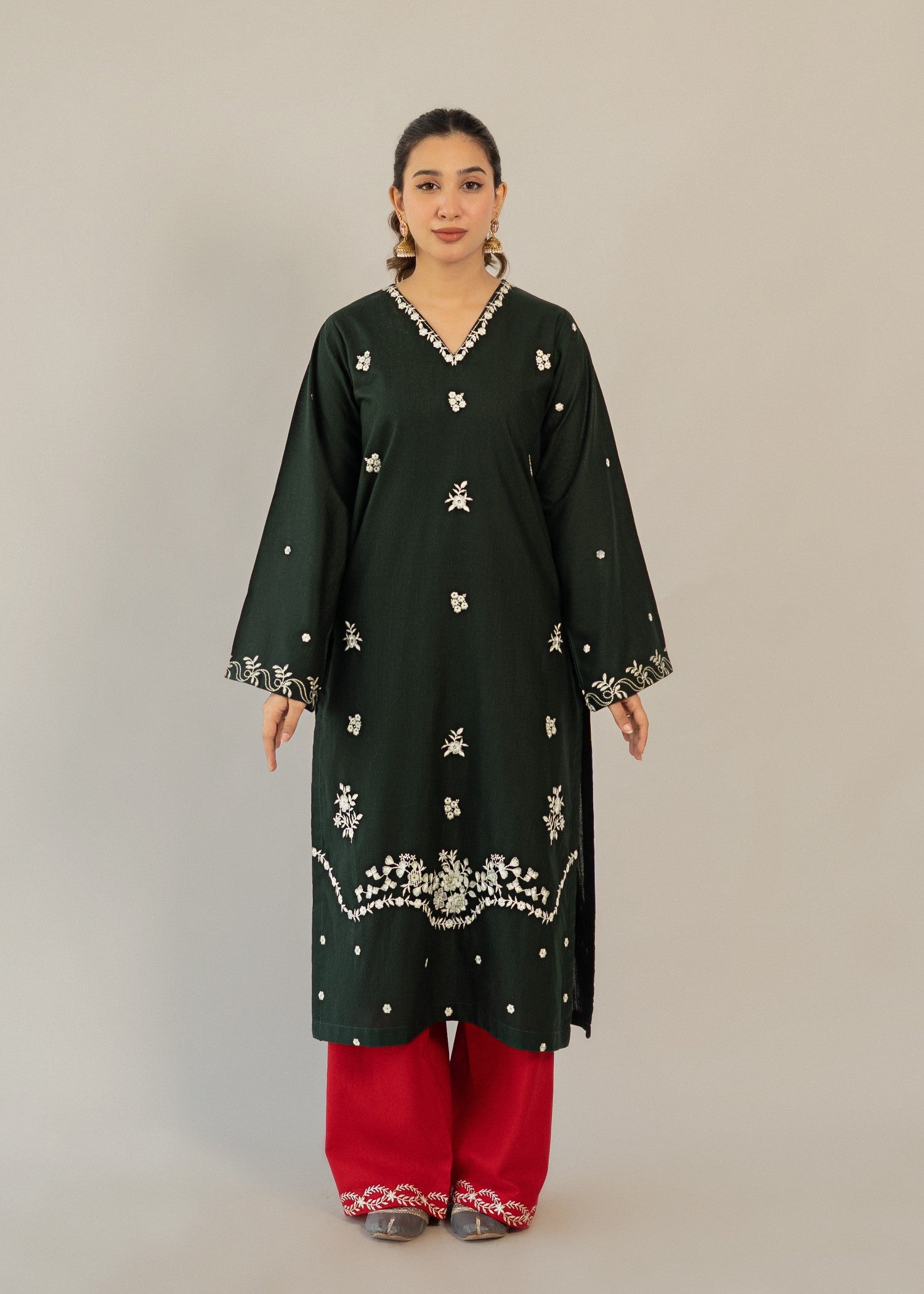 slub khaddar Kurta Set in Bottle green, red