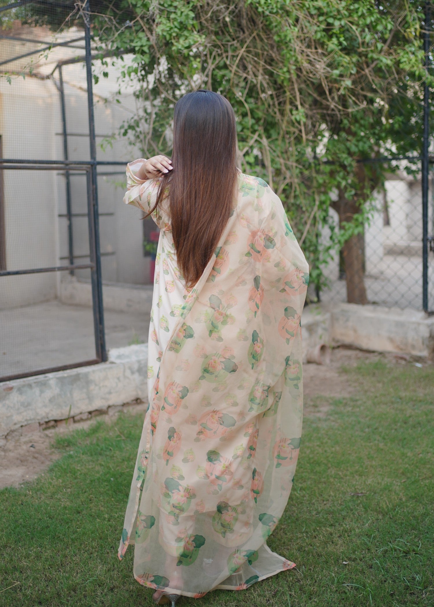 swiss lawn Kurta Set in Ivory