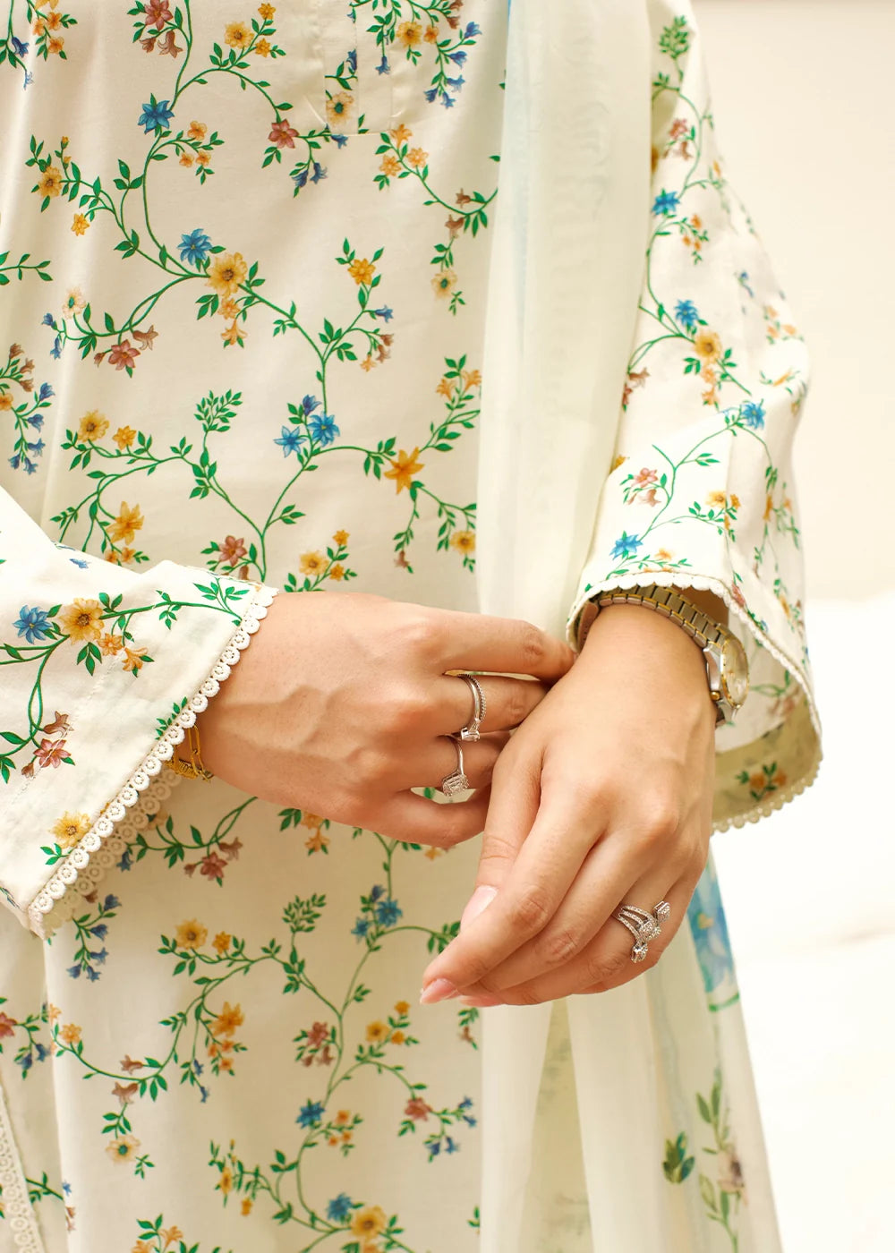 lawn Kurta Set in Eggshell