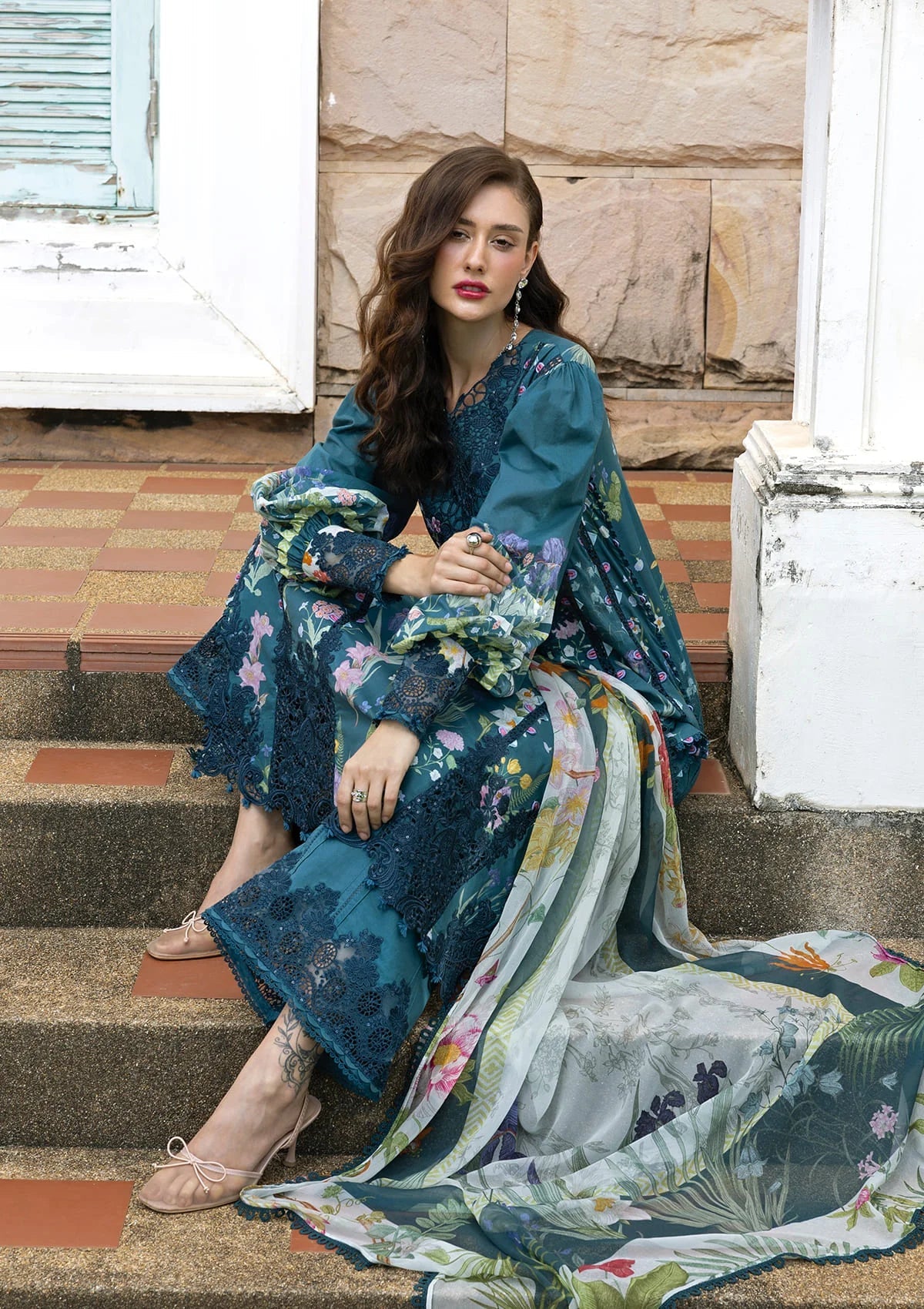 Signature Embroidered Lawn Prints – ESA-5A OCEANA VEIL