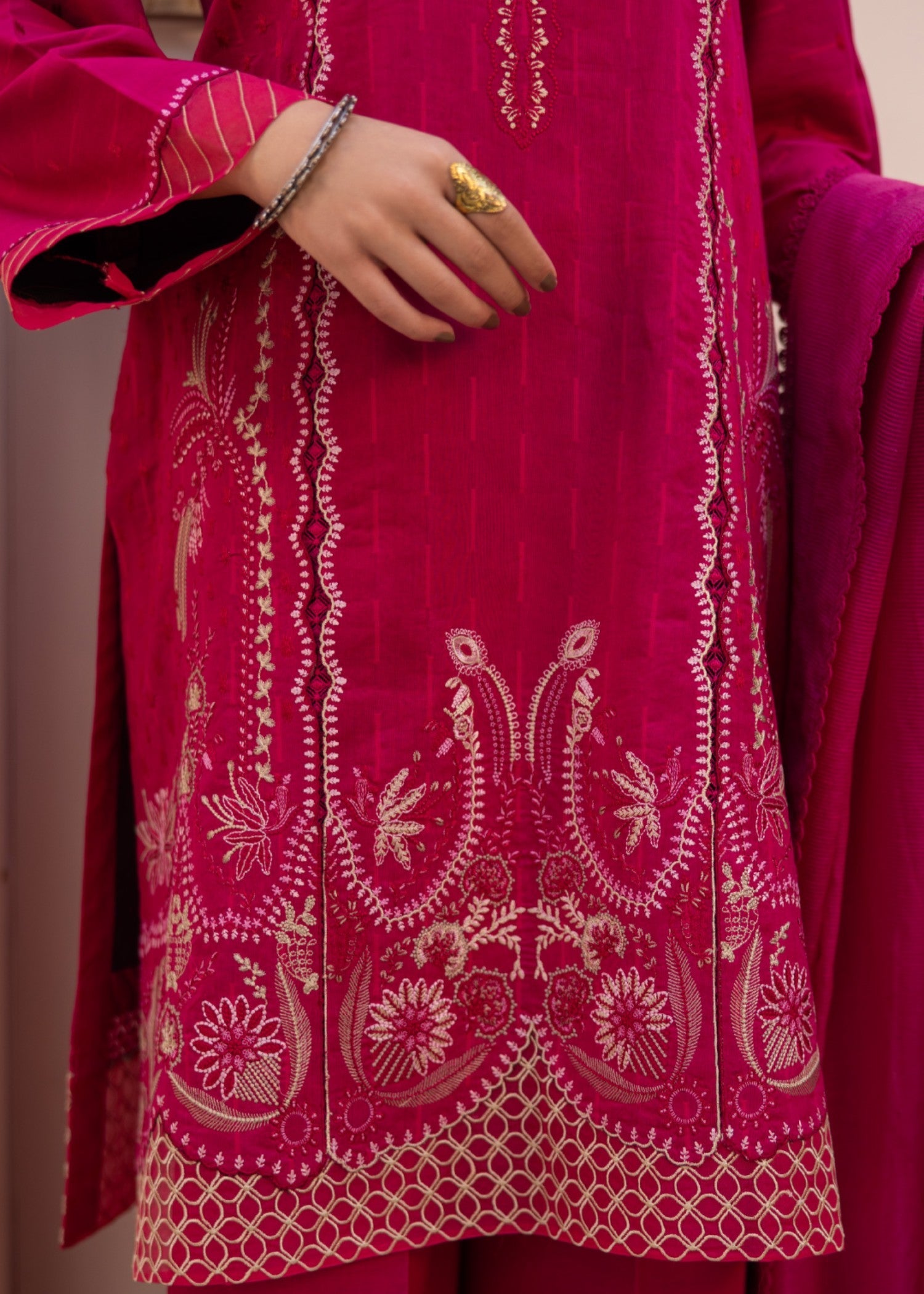 jacquard Unstitched in Shocking pink