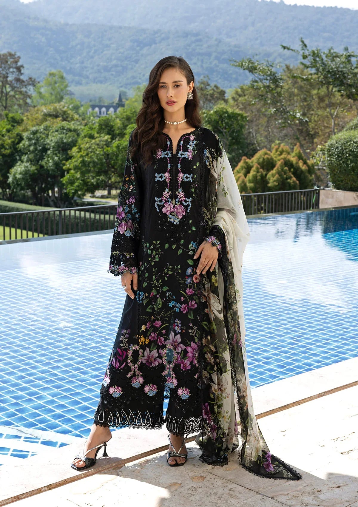 Signature Embroidered Lawn Prints – ESA-1B BLACK THRONE