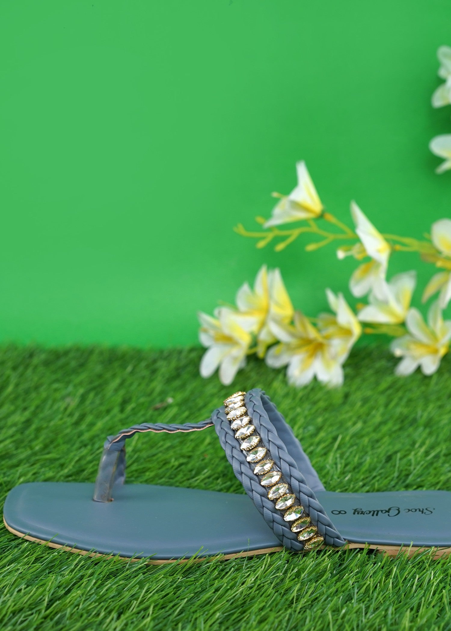 Kolapuri in Slate grey by - High Quality Women Kolapuri DPL3964