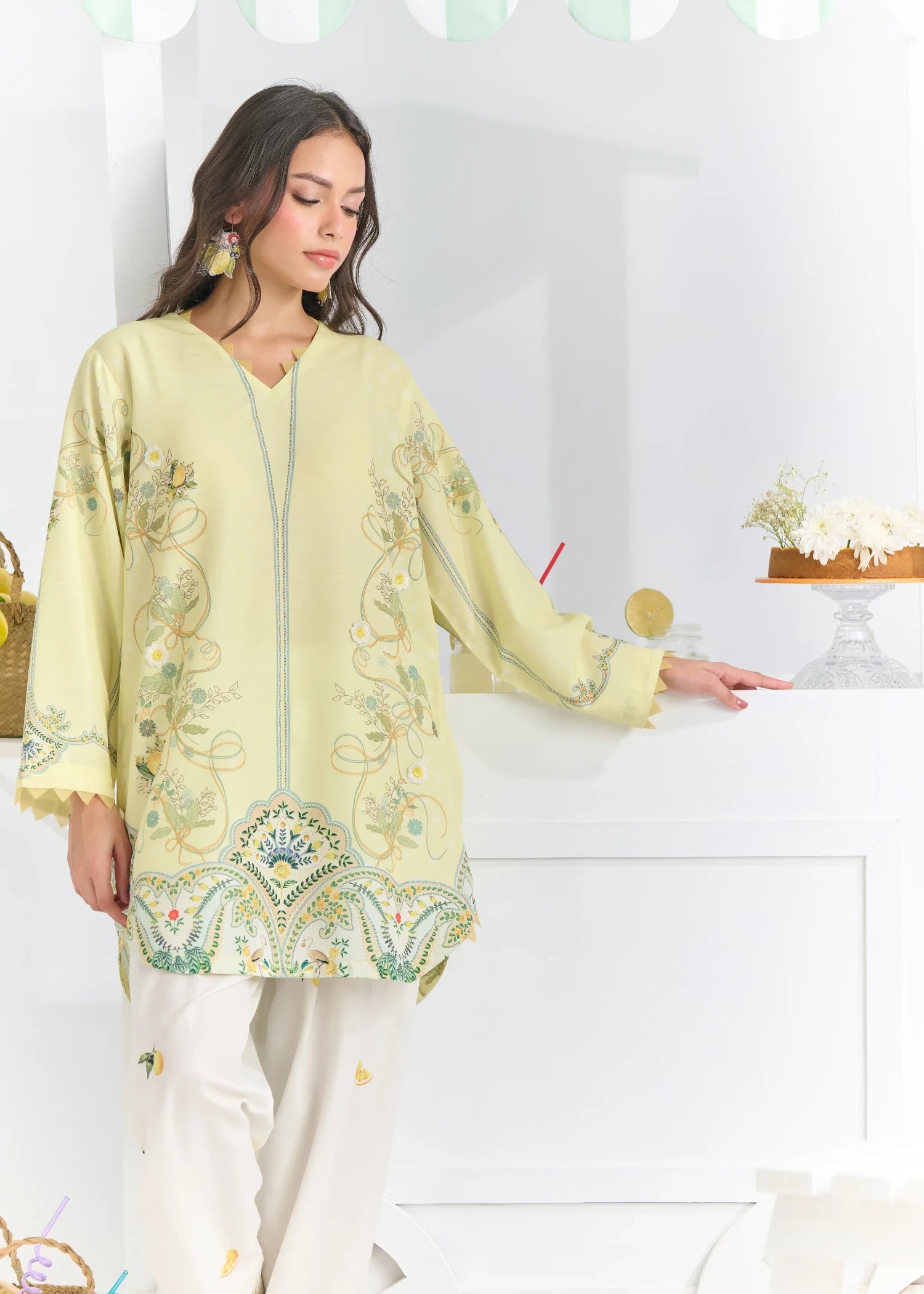 raw silk Kurta Set in White, yellow