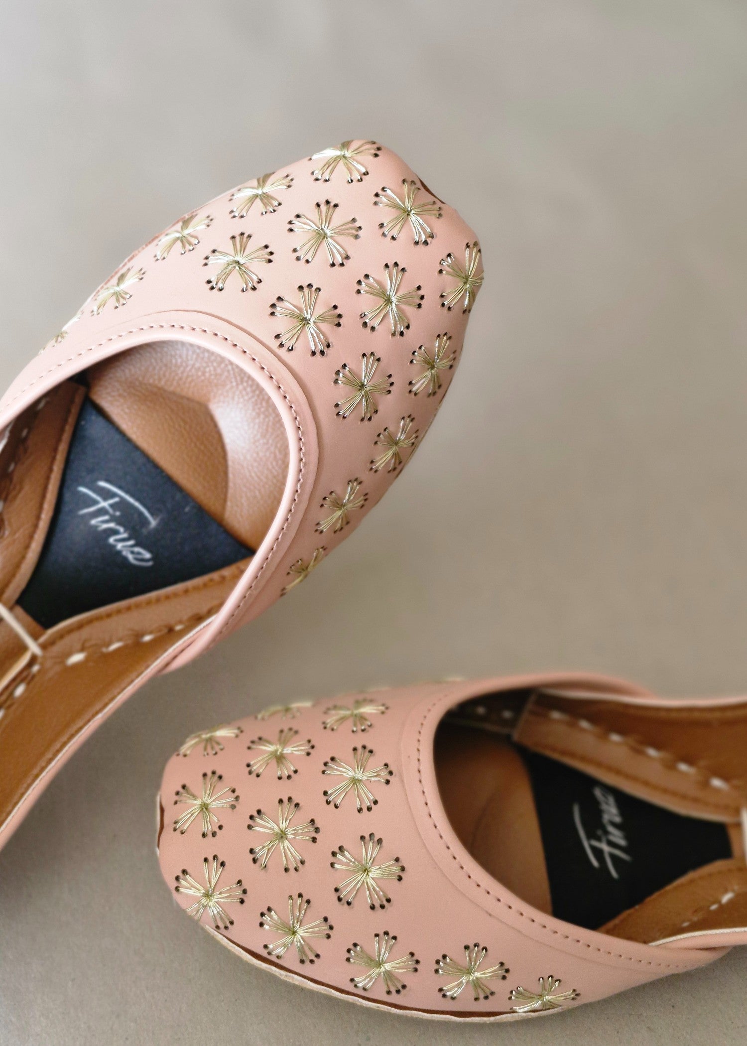 Khussa in Pastel pink by - High Quality Women Khussa GDS2867