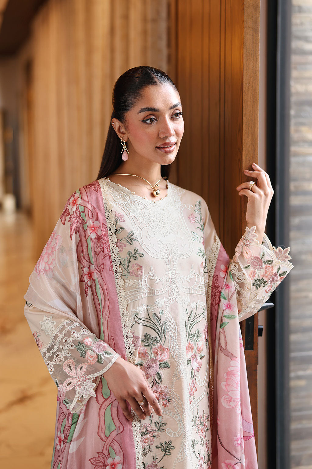 Andaaz Luxury Lawn – Z-1409