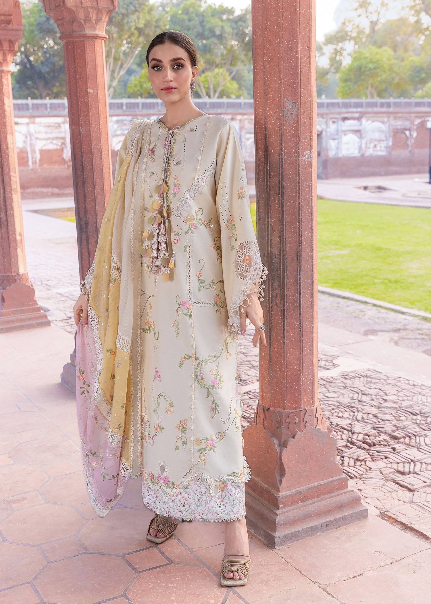 Flow Luxury Lawn – MANIFESTED MEADOWS - D7A