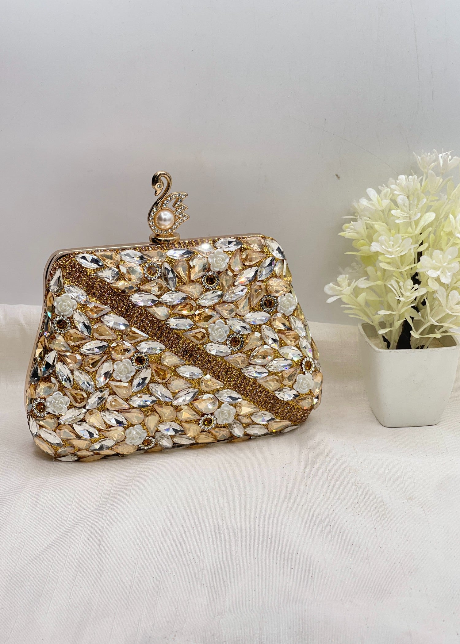 Clutch in Gold Color by - Trendy Women Clutch KNX3635
