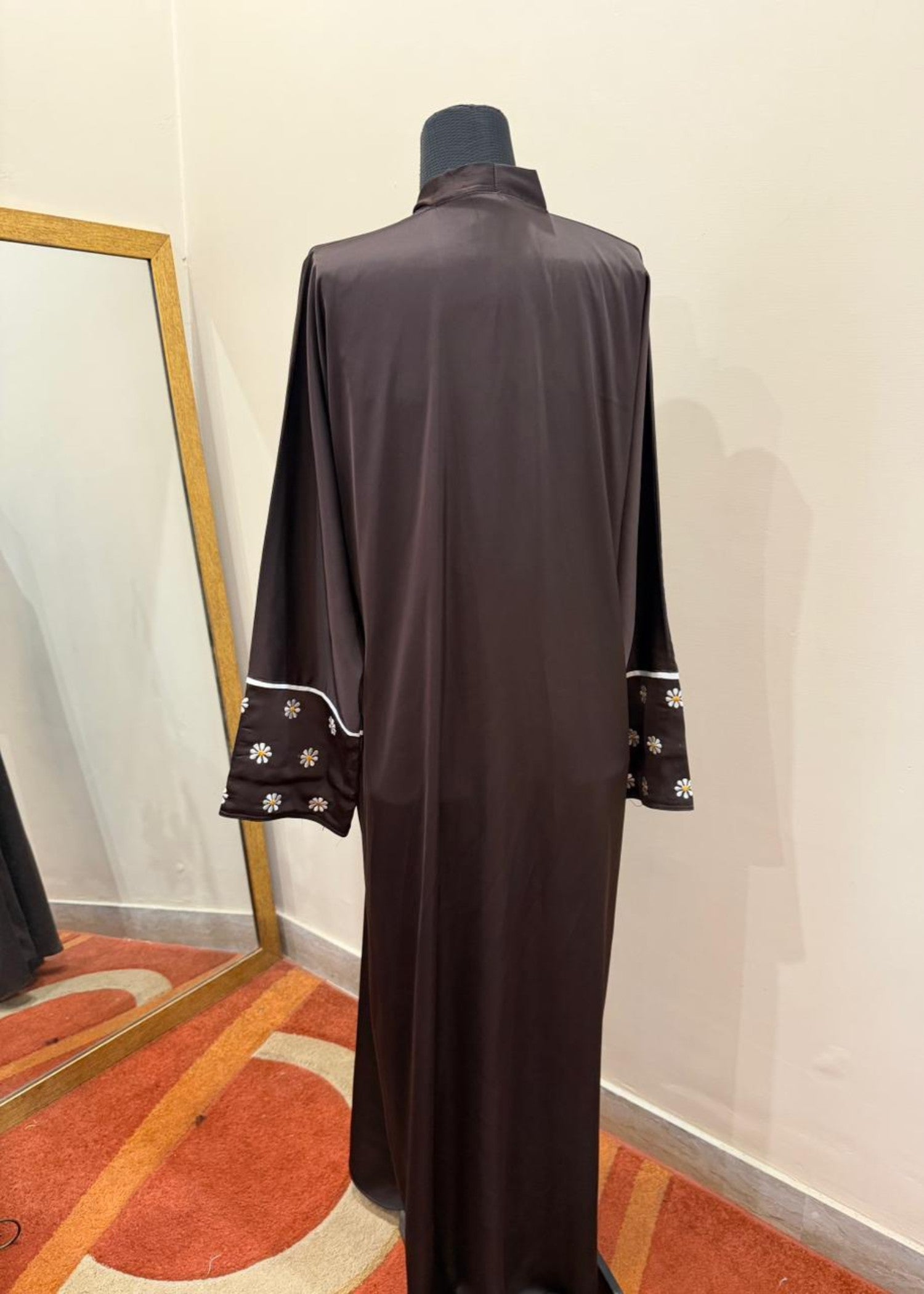 nidha Abaya in Brunette brown