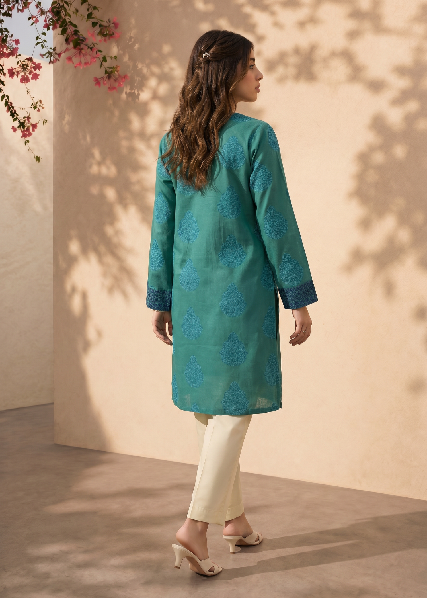 slub lawn Kurti in Green