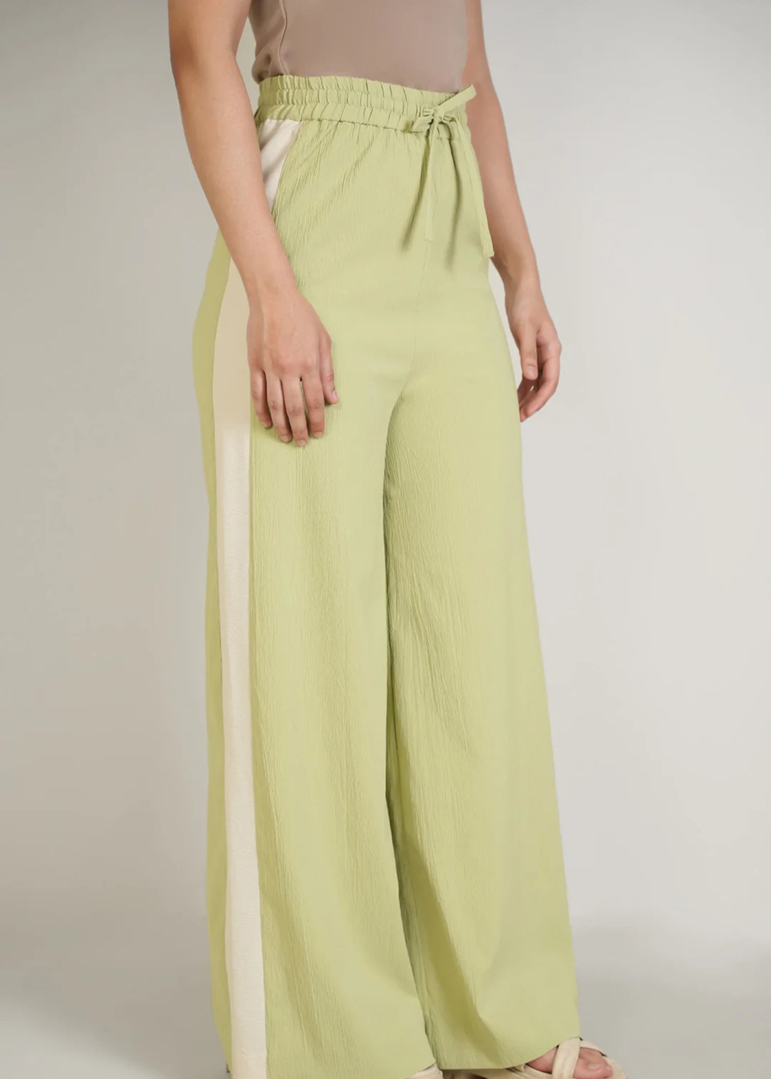 crepe Trousers in Lime green