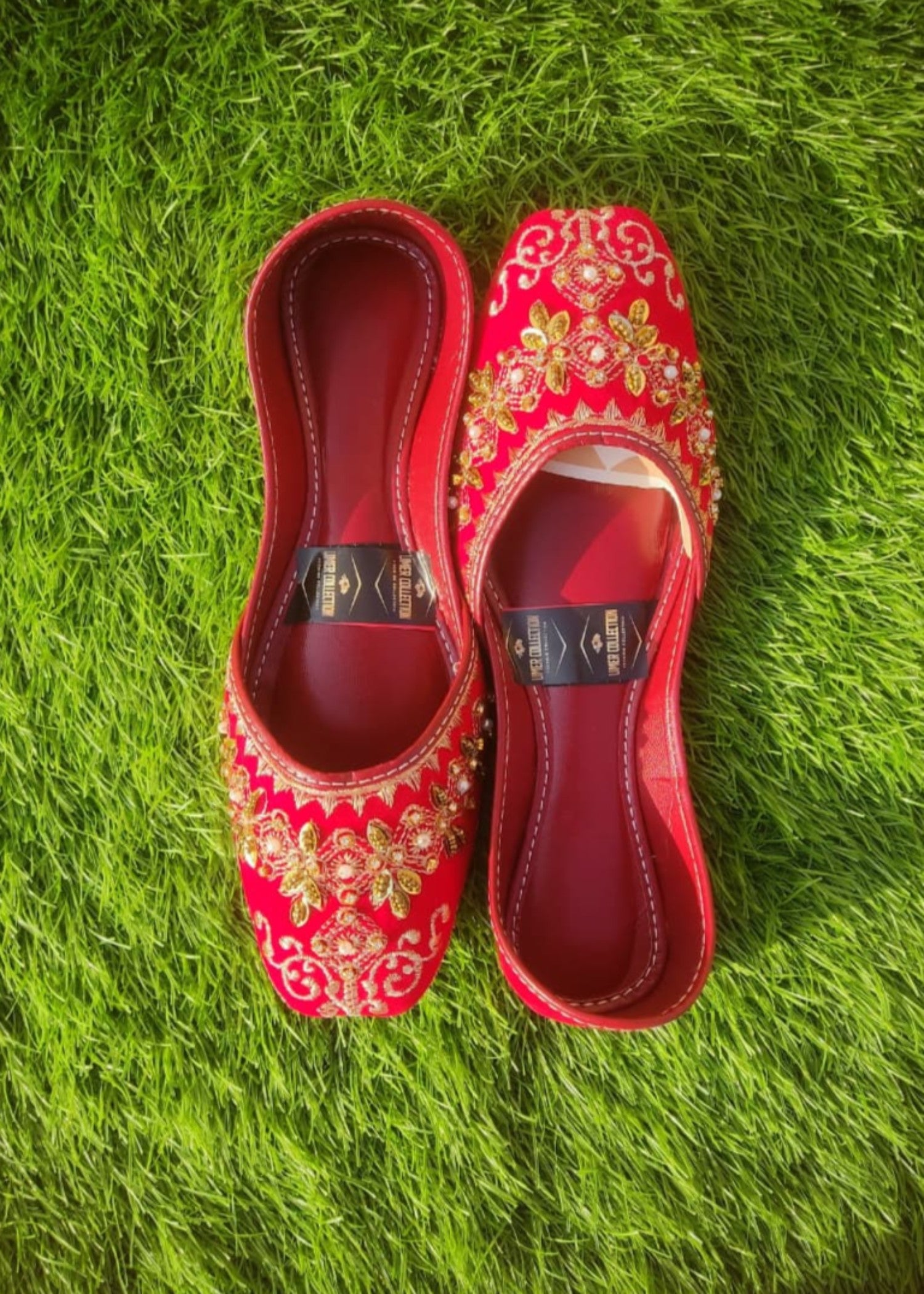 Khussa in Venetian red by - High Quality Women Khussa TQF6170