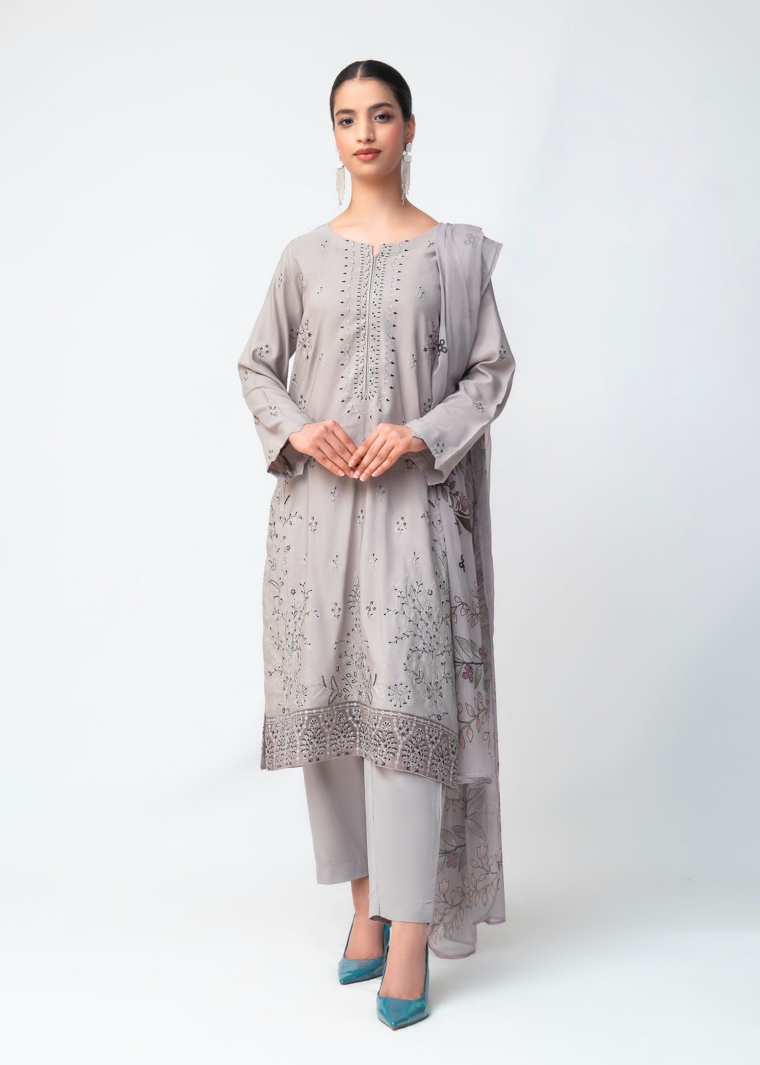 khaddar Kurta Set in Pastel grey