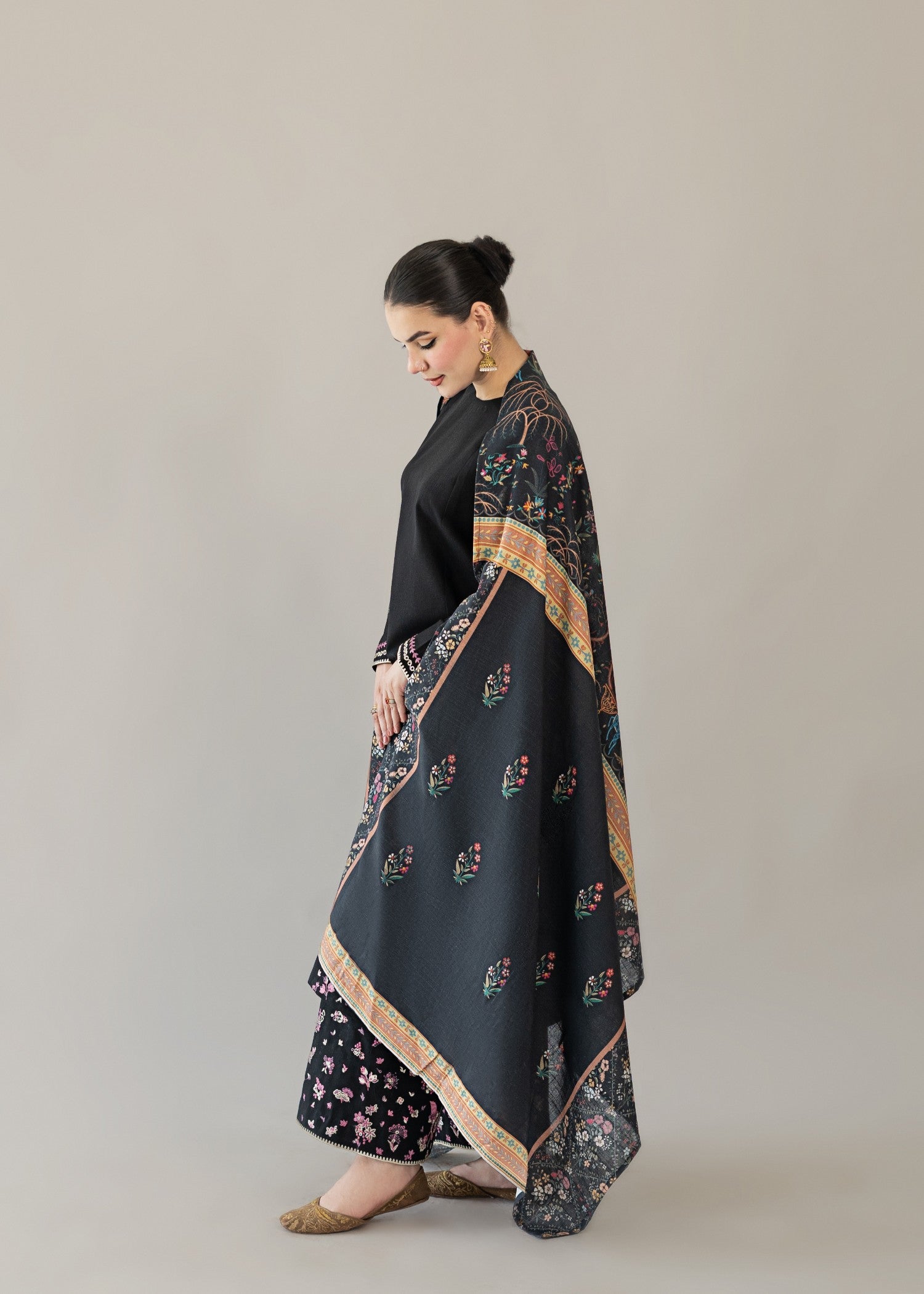 slub khaddar Kurta Set in Black