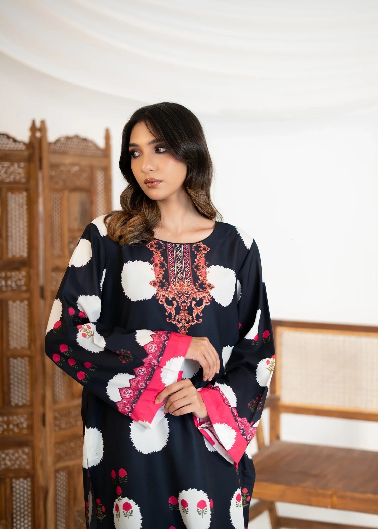 silk grip Kurta Set in Black
