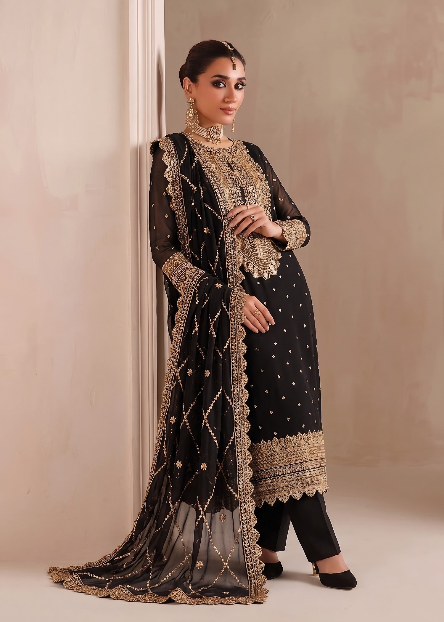 bemberg crinkle chiffon Kurta Set in Black